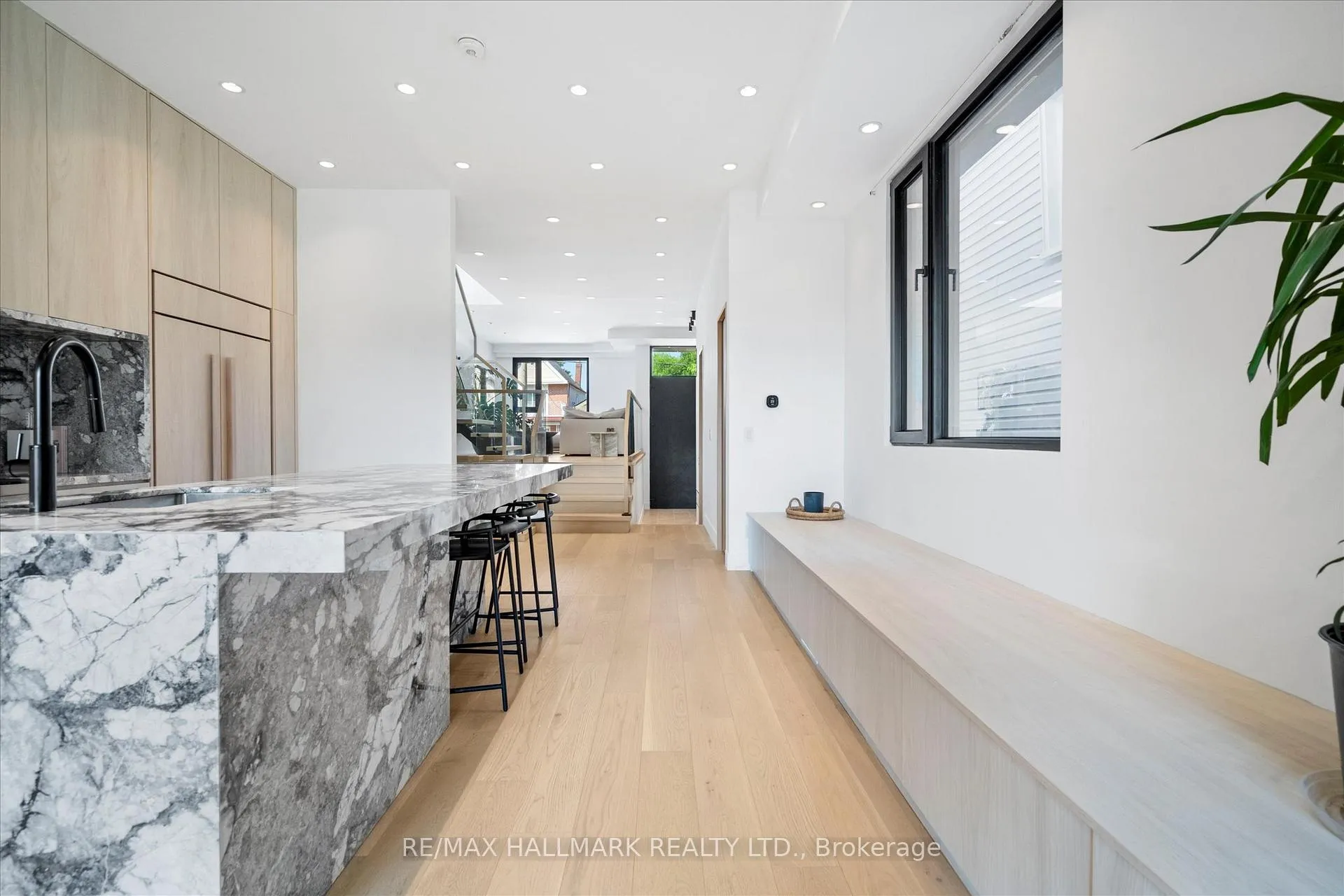 Photo 16 of 31 Redwood Avenue, Toronto, Greenwood-Coxwell — HOMEH