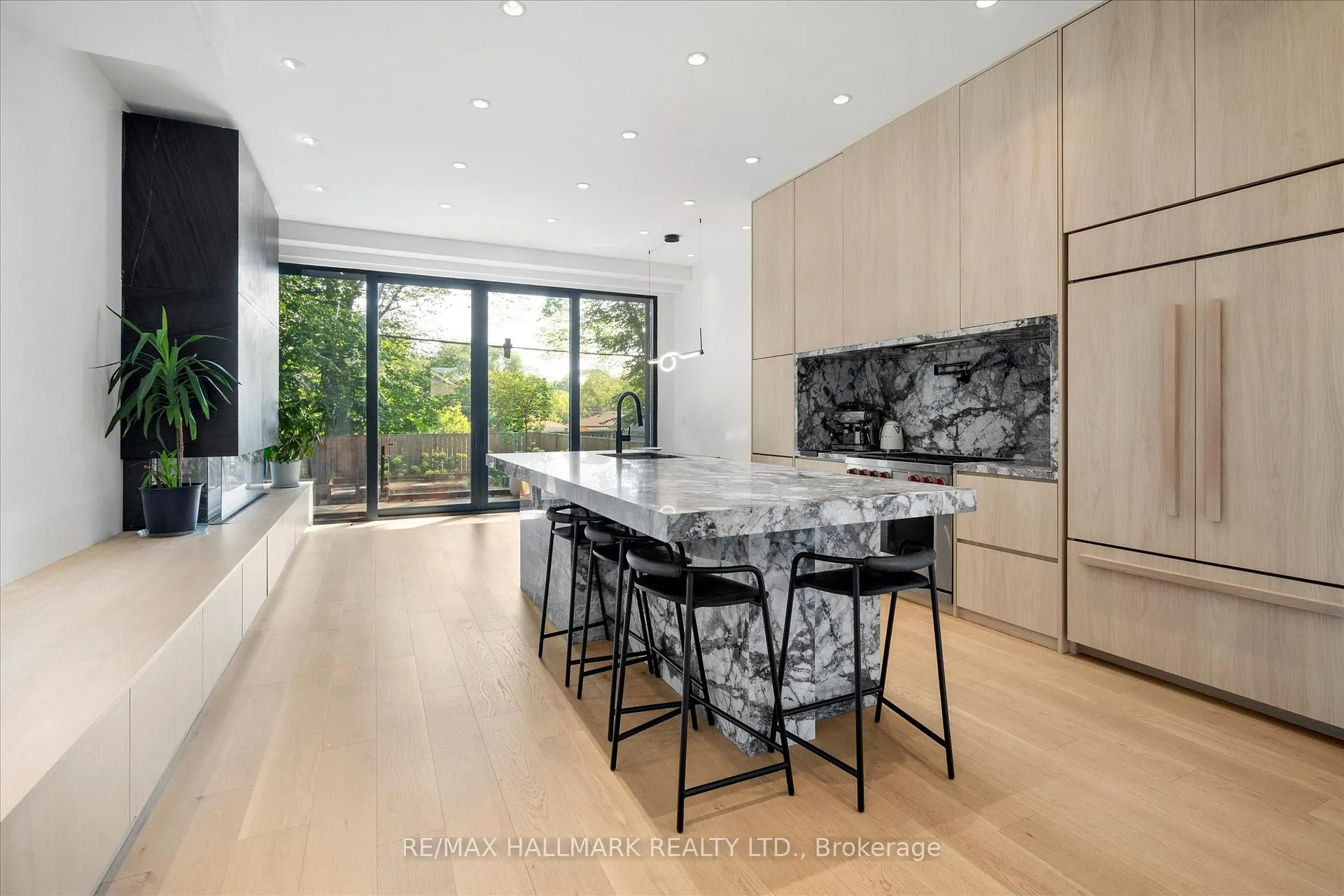Photo 18 of 31 Redwood Avenue, Toronto, Greenwood-Coxwell — HOMEH