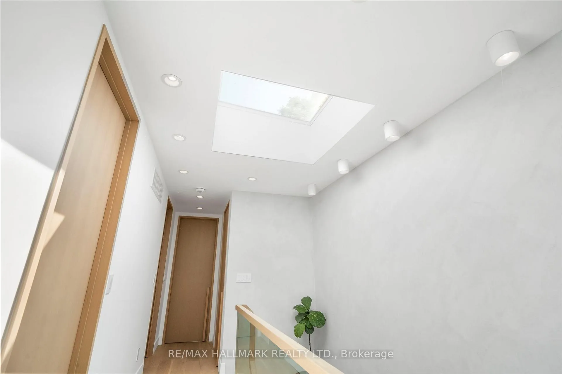 Photo 21 of 31 Redwood Avenue, Toronto, Greenwood-Coxwell — HOMEH
