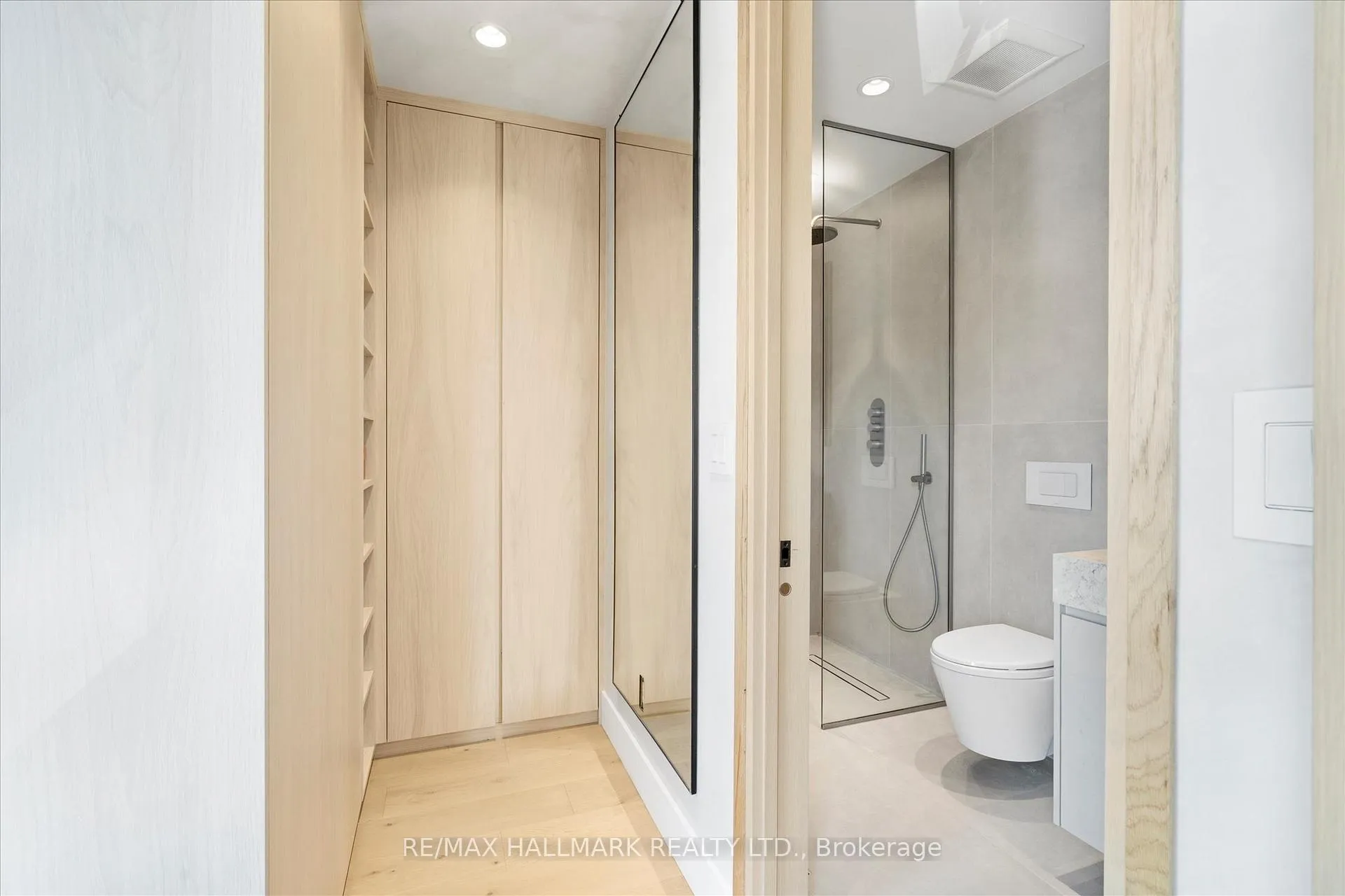 Photo 23 of 31 Redwood Avenue, Toronto, Greenwood-Coxwell — HOMEH