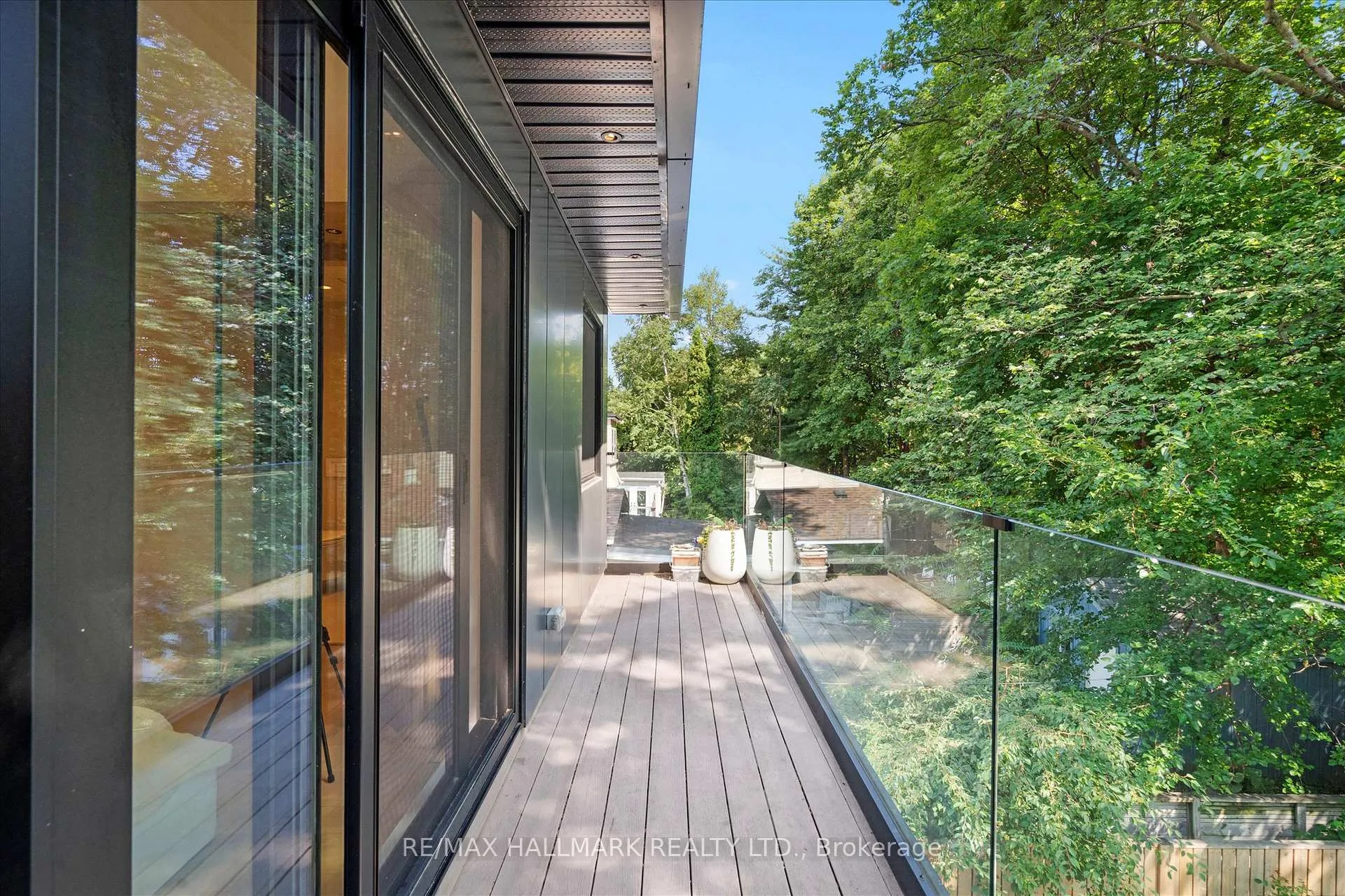 Photo 36 of 31 Redwood Avenue, Toronto, Greenwood-Coxwell — HOMEH