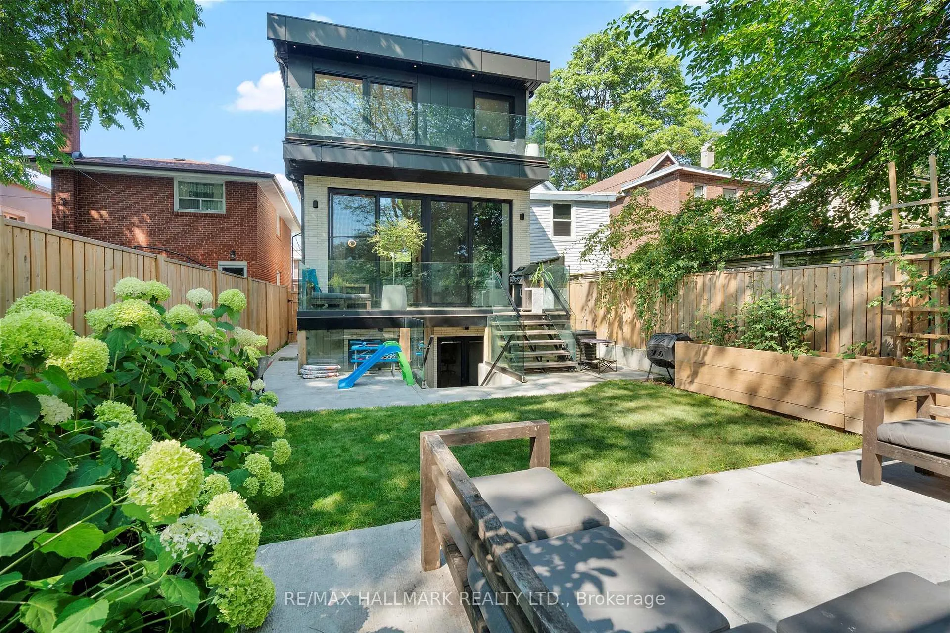 Photo 48 of 31 Redwood Avenue, Toronto, Greenwood-Coxwell — HOMEH