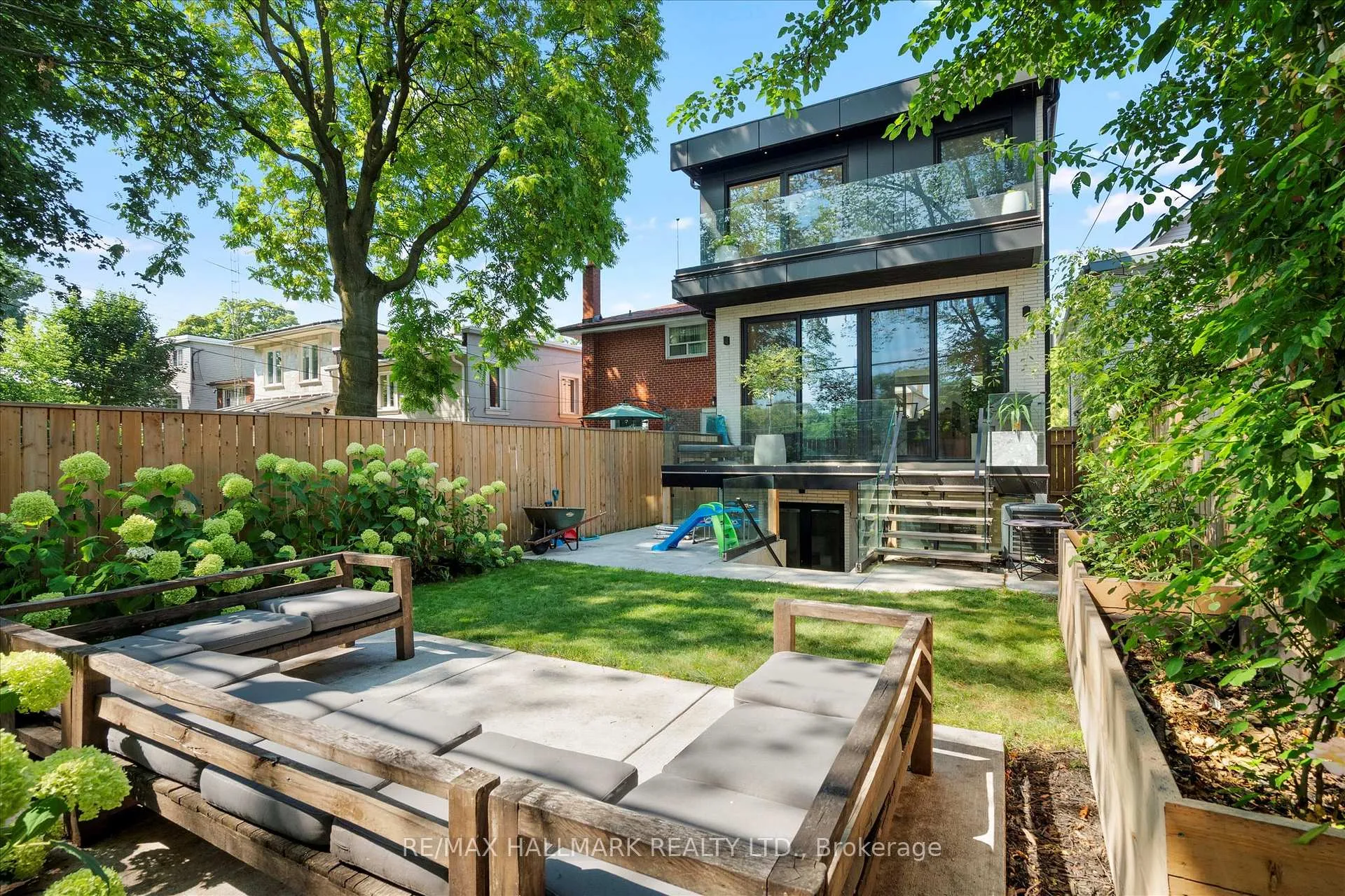 Photo 49 of 31 Redwood Avenue, Toronto, Greenwood-Coxwell — HOMEH