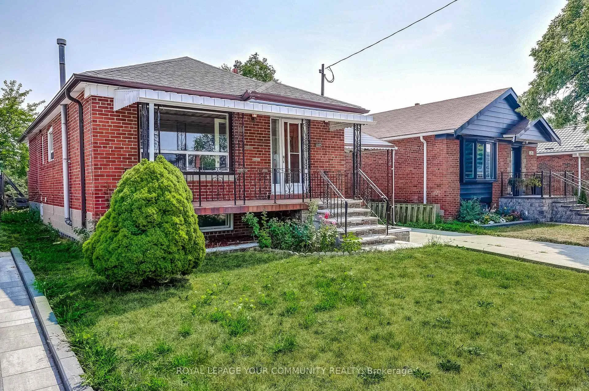 Photo 2 of 1285 Pharmacy Avenue, Scarborough, Wexford-Maryvale — HOMEH