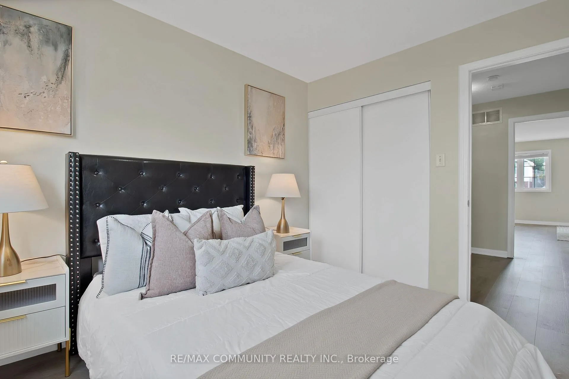 Photo 14 of 996 Southport Drive W, Oshawa, Donevan — HOMEH