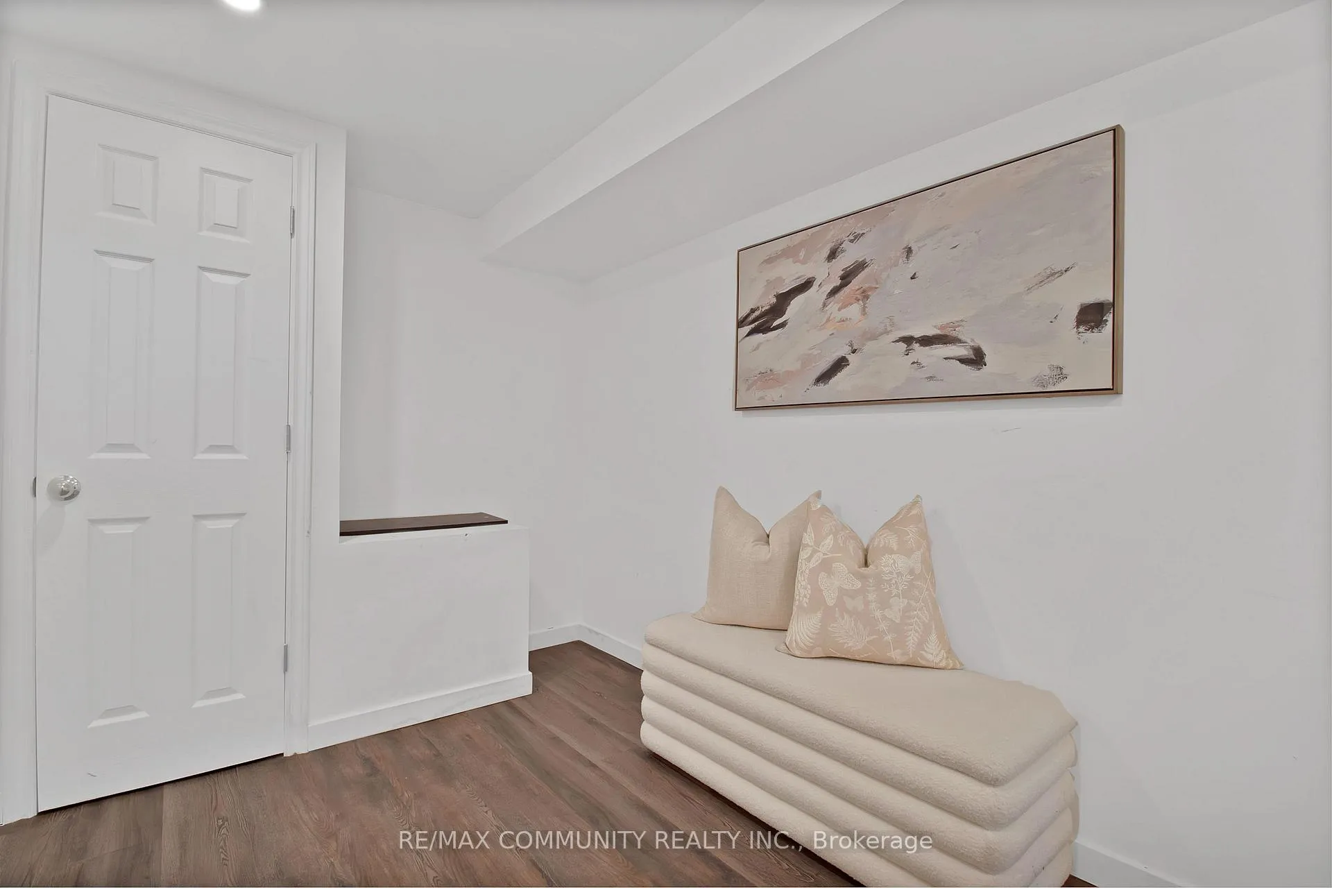 Photo 19 of 996 Southport Drive W, Oshawa, Donevan — HOMEH