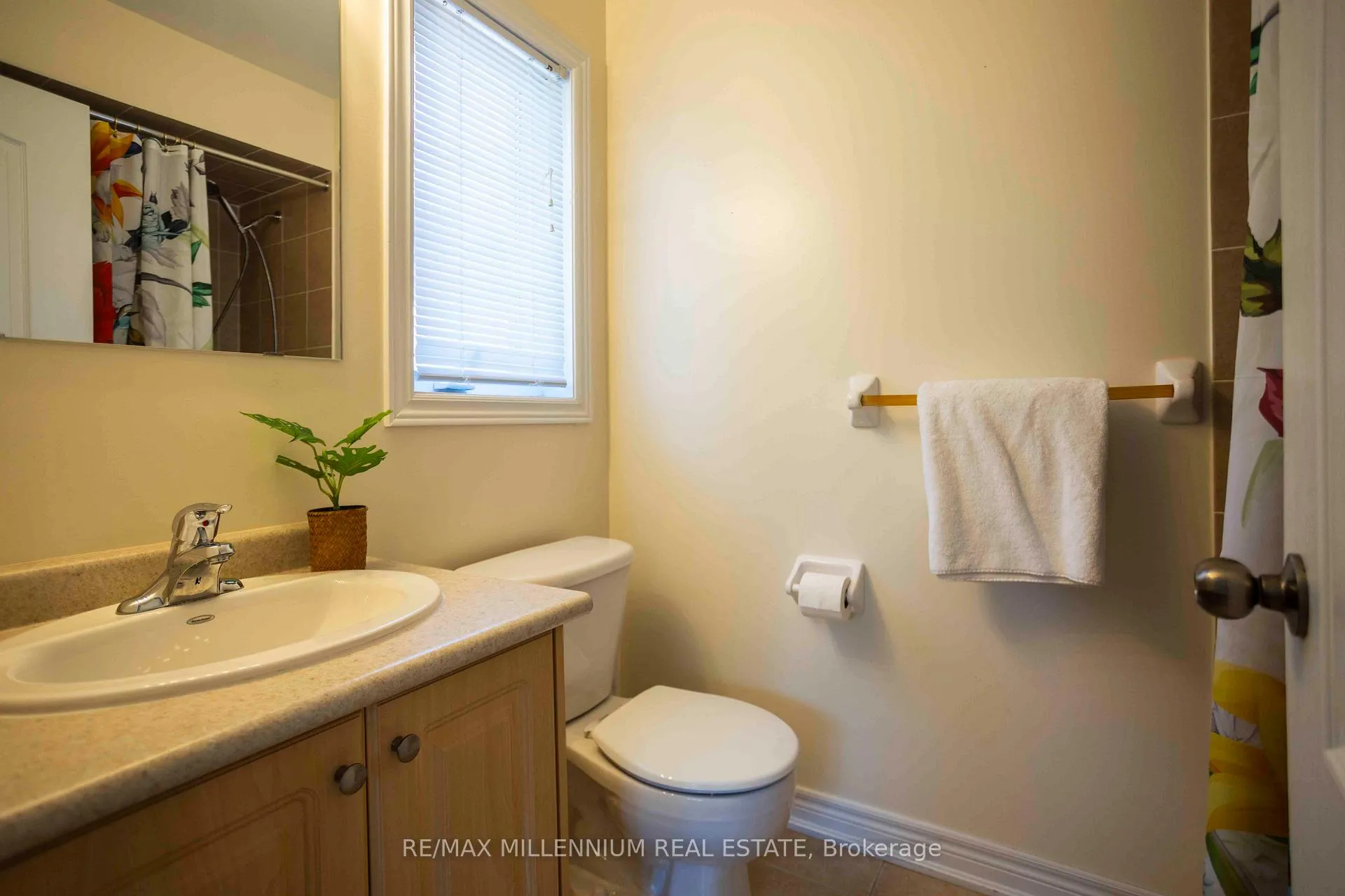 Photo 33 of 730 Longworth Avenue, Clarington, Bowmanville — HOMEH