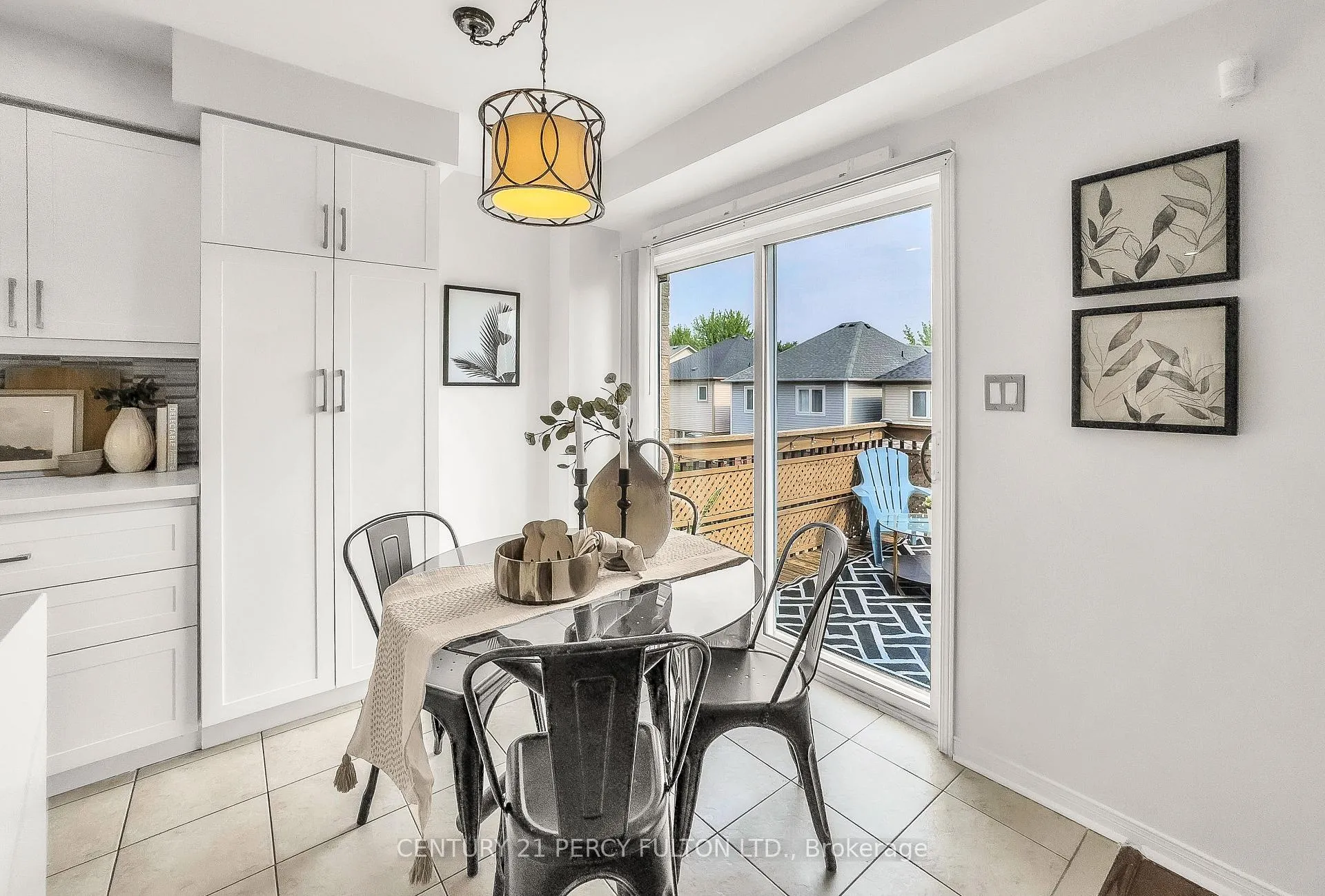 Photo 7 of 918 Taggart Crescent, Oshawa, Pinecrest — HOMEH