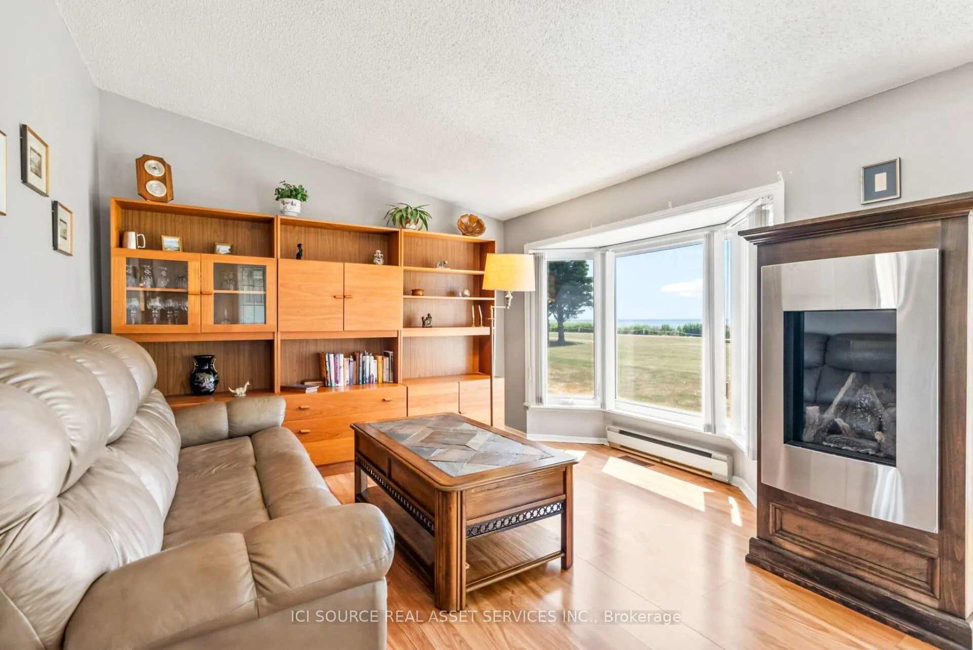 Photo 11 of 59 The Cove Road, Clarington, Bowmanville — HOMEH