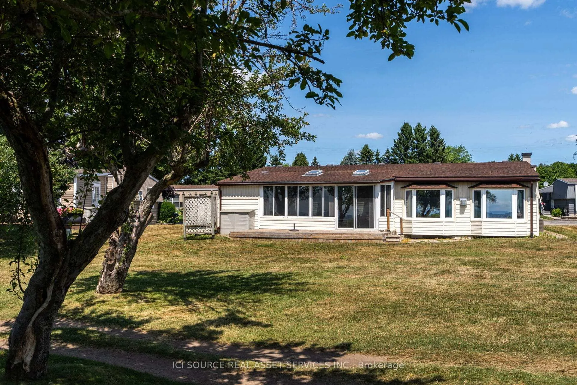 Photo 18 of 59 The Cove Road, Clarington, Bowmanville — HOMEH