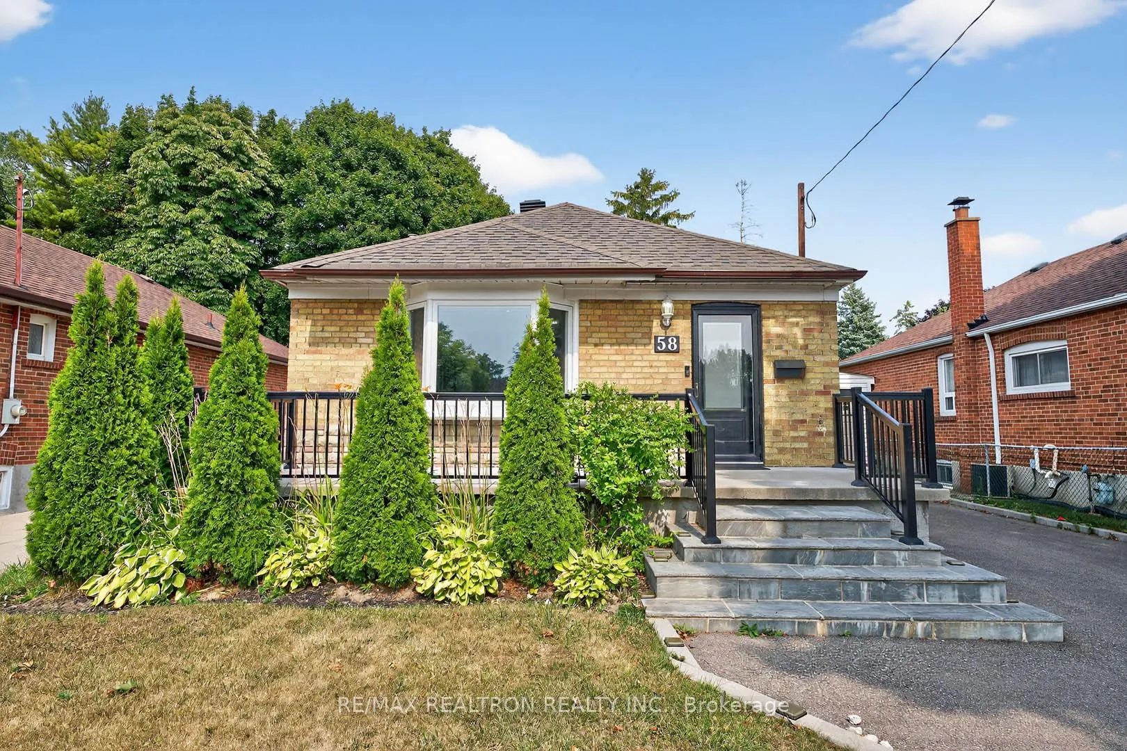 Photo 2 of 58 Leahann Drive, Scarborough, Dorset Park — HOMEH