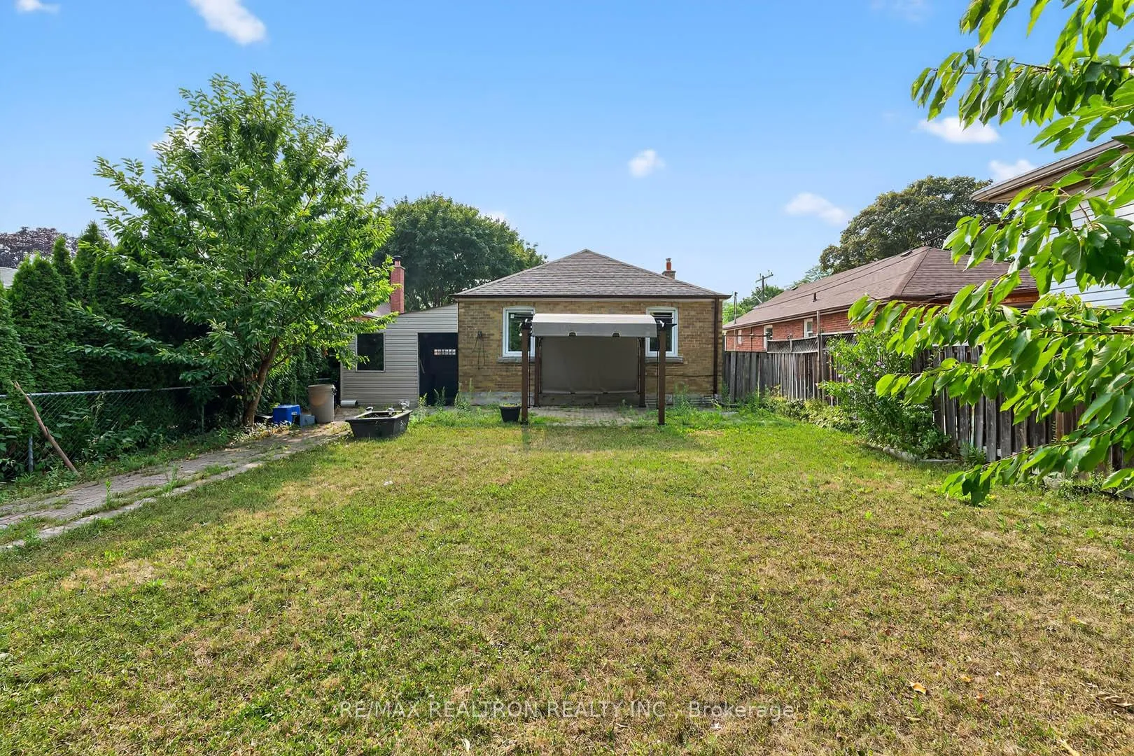 Photo 44 of 58 Leahann Drive, Scarborough, Dorset Park — HOMEH