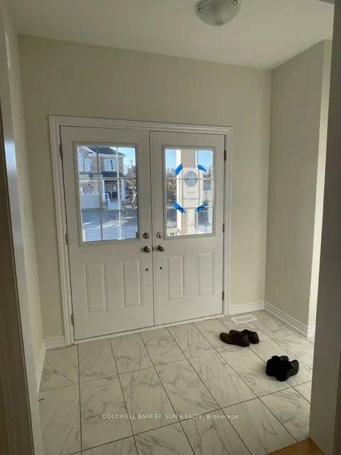 Photo 2 of 8 Heming Street, Brant, Paris — HOMEH