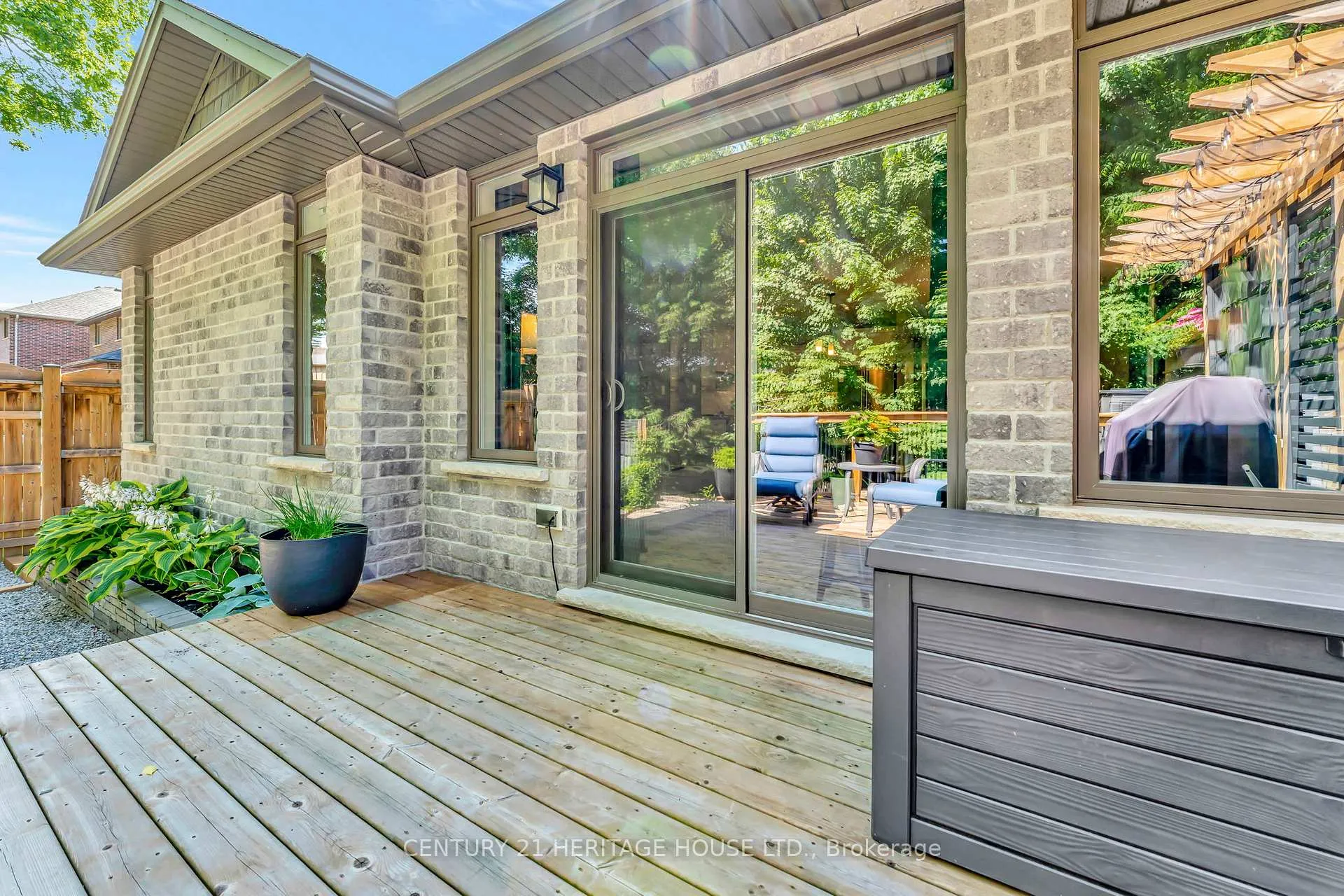 Photo 41 of 23 Hampton Street, Brant, Paris — HOMEH
