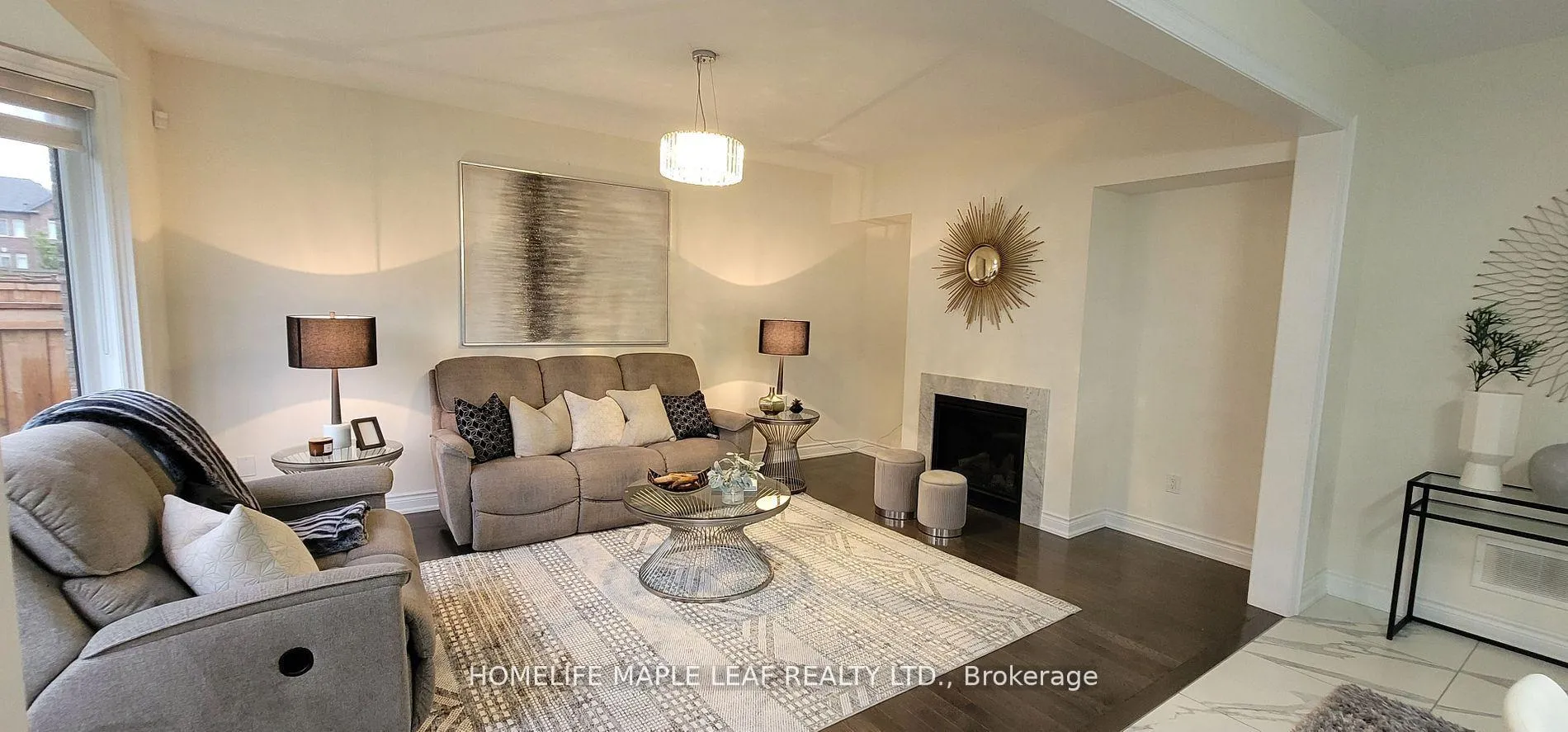 Photo 6 of 63 Boone Crescent W, Vaughan, Kleinburg — HOMEH