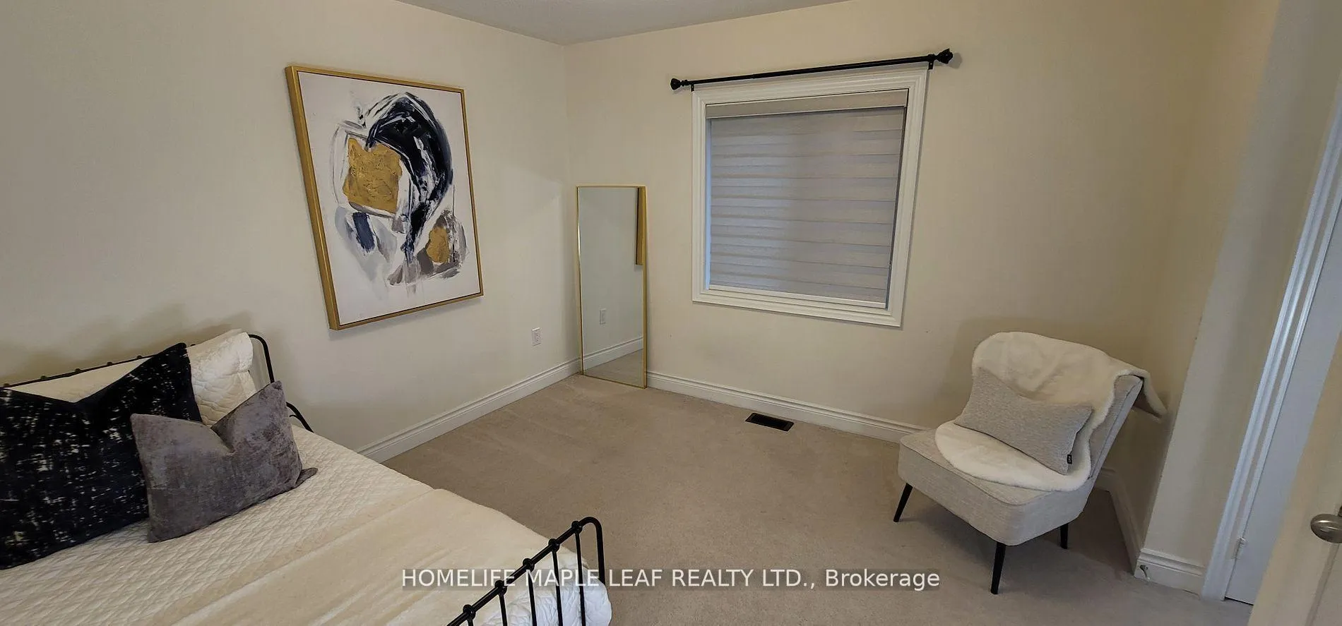 Photo 22 of 63 Boone Crescent W, Vaughan, Kleinburg — HOMEH
