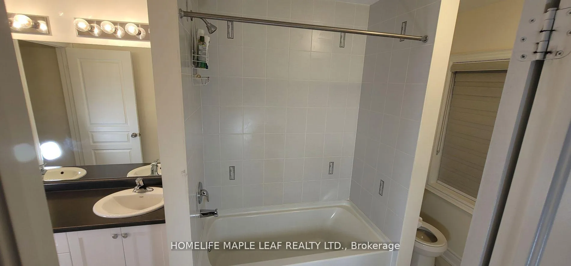 Photo 24 of 63 Boone Crescent W, Vaughan, Kleinburg — HOMEH