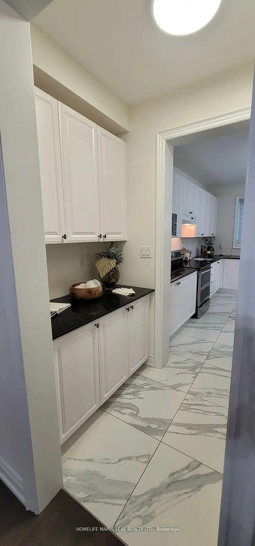 Photo 28 of 63 Boone Crescent W, Vaughan, Kleinburg — HOMEH