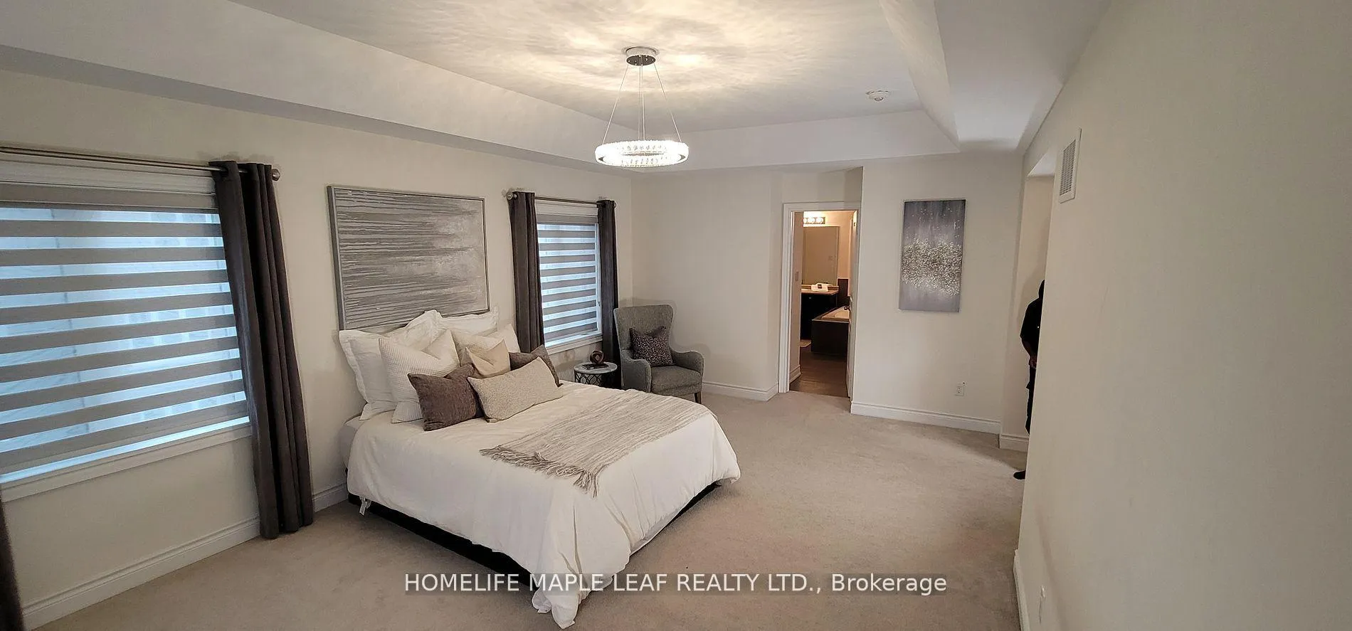 Photo 33 of 63 Boone Crescent W, Vaughan, Kleinburg — HOMEH