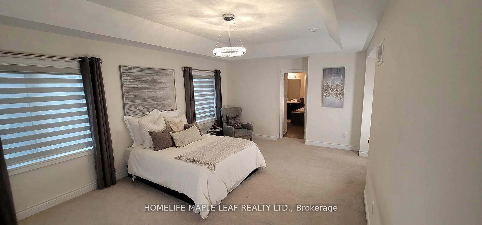 Photo 35 of 63 Boone Crescent W, Vaughan, Kleinburg — HOMEH