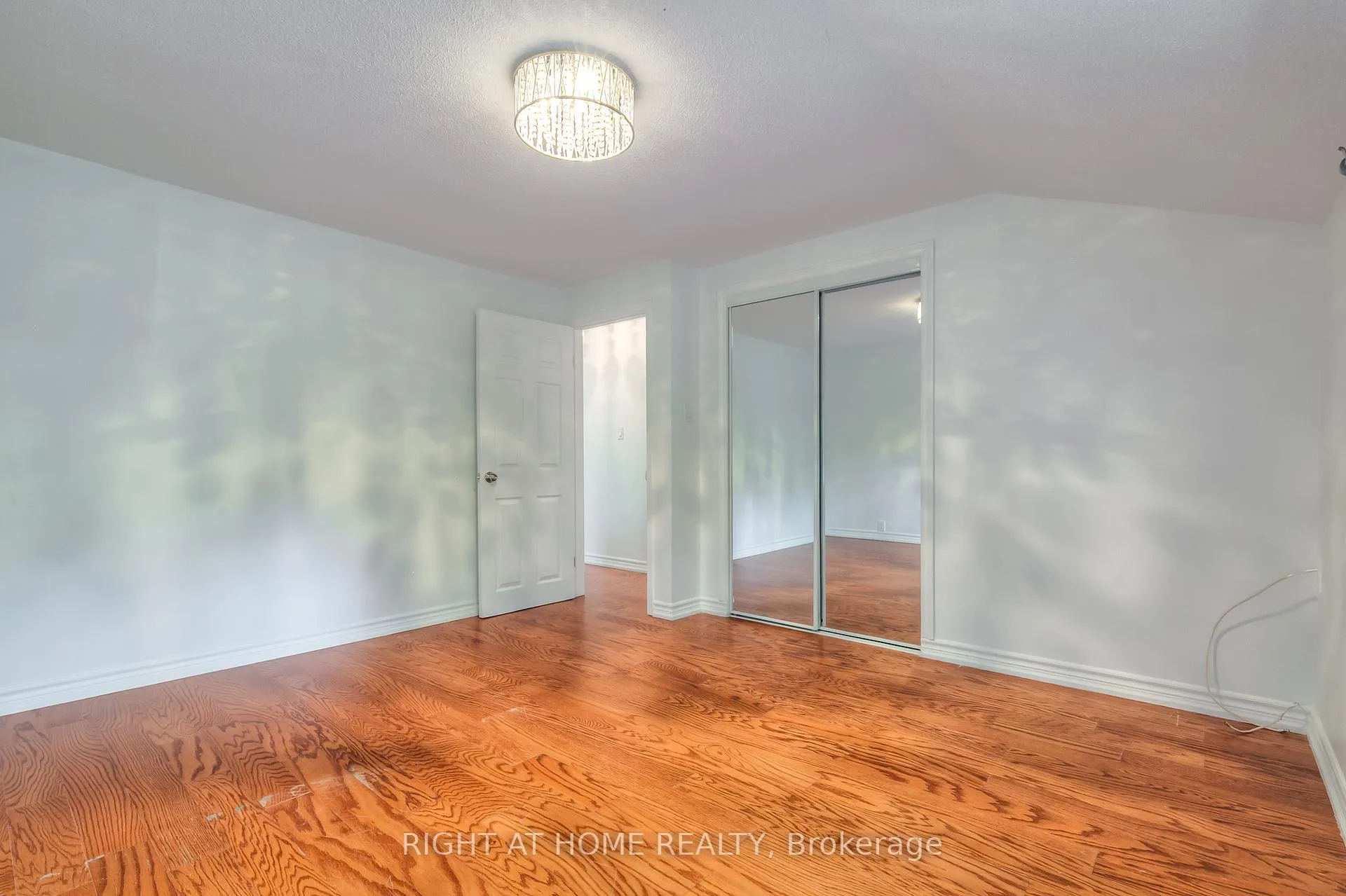 Photo 17 of 8 Madras Crescent, Scarborough, Morningside — HOMEH