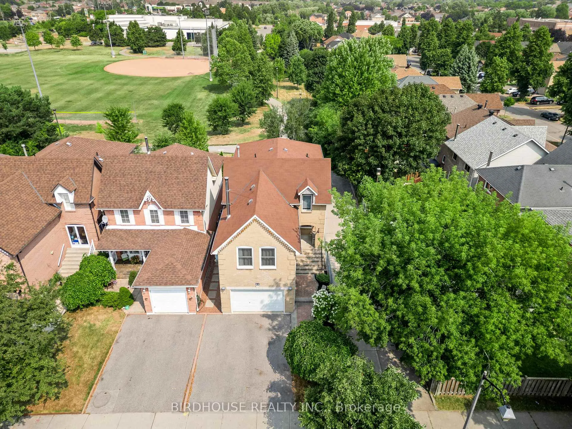 Photo 2 of 60 Cornwall Drive, Ajax, Central — HOMEH