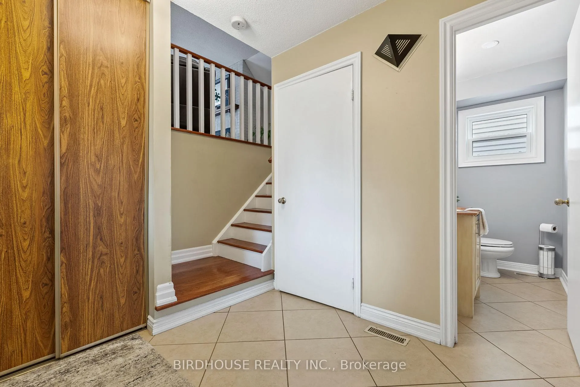 Photo 3 of 60 Cornwall Drive, Ajax, Central — HOMEH