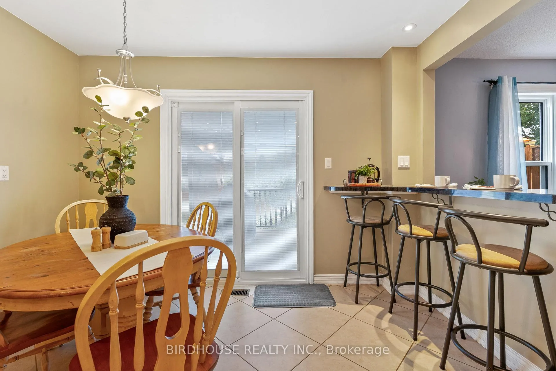 Photo 10 of 60 Cornwall Drive, Ajax, Central — HOMEH