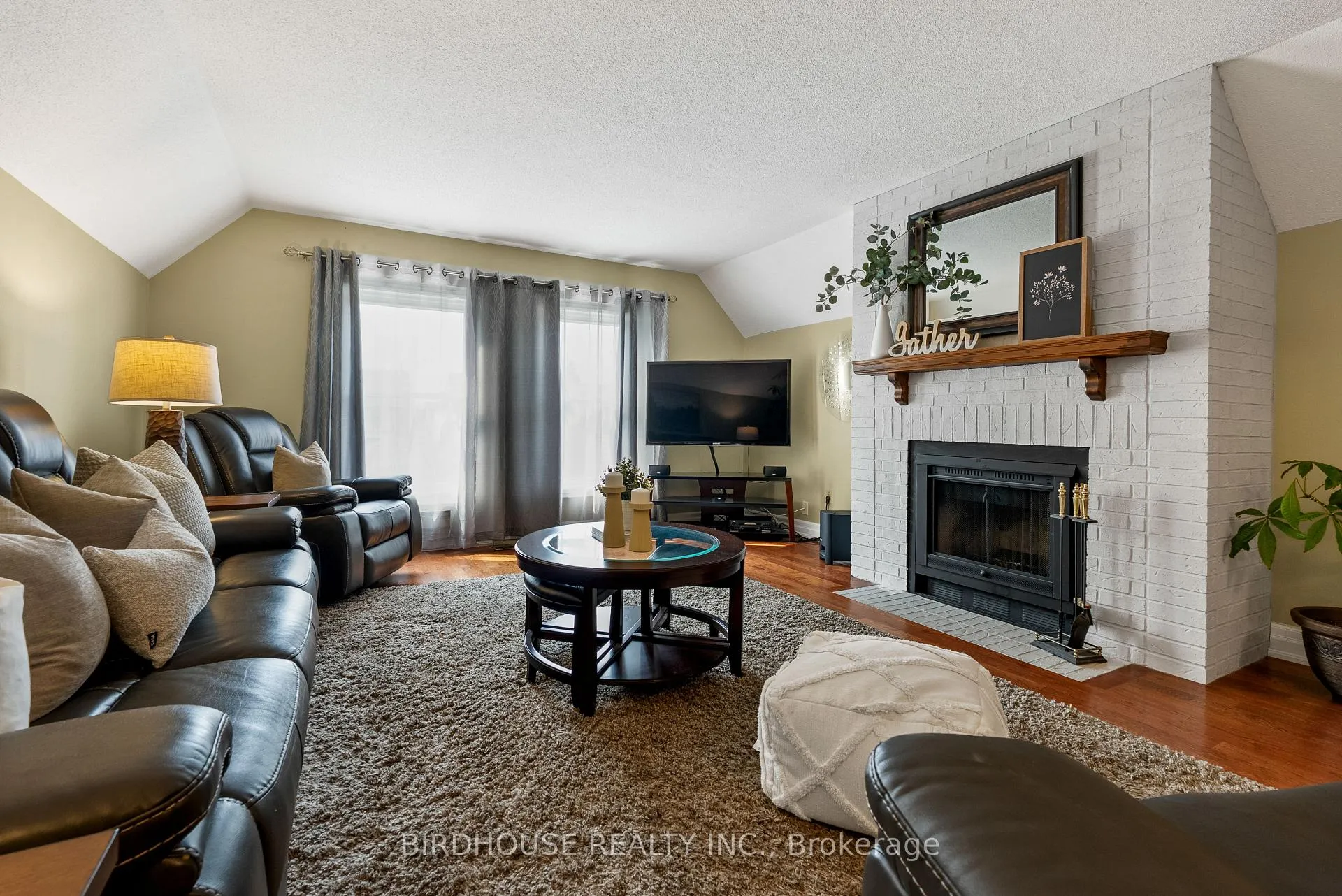 Photo 16 of 60 Cornwall Drive, Ajax, Central — HOMEH