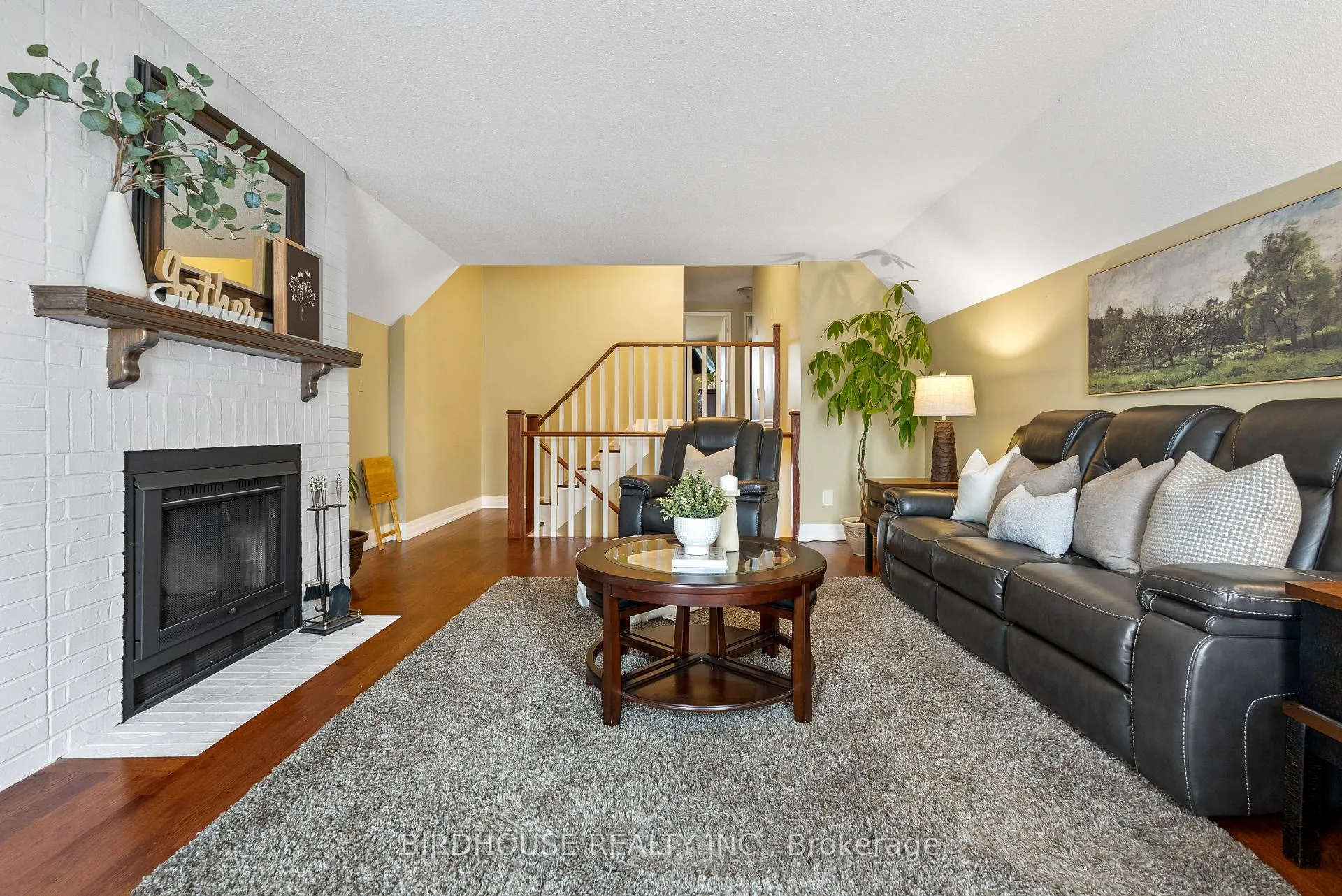 Photo 17 of 60 Cornwall Drive, Ajax, Central — HOMEH
