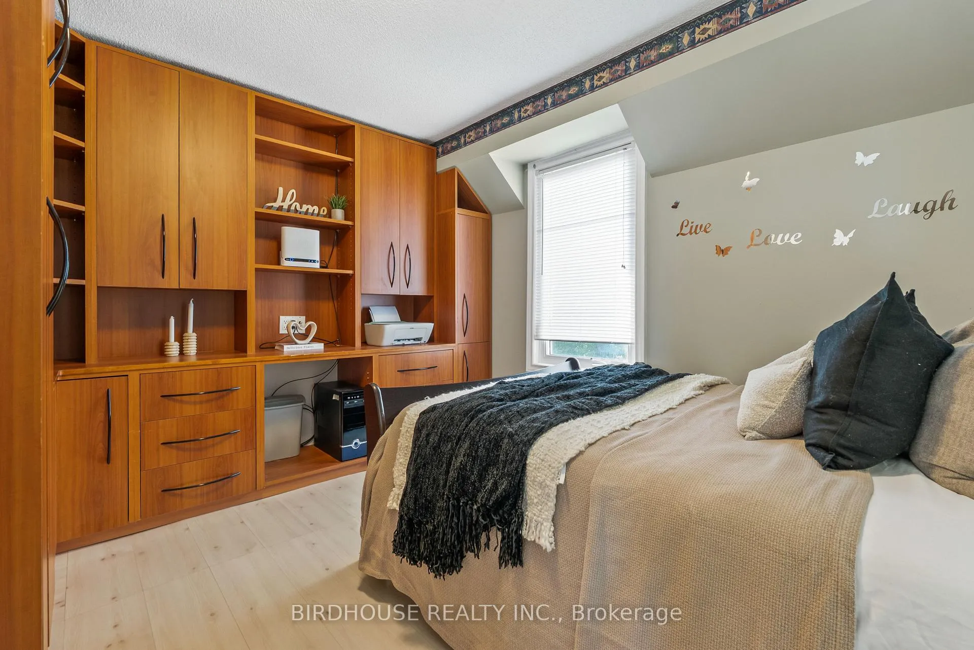 Photo 21 of 60 Cornwall Drive, Ajax, Central — HOMEH