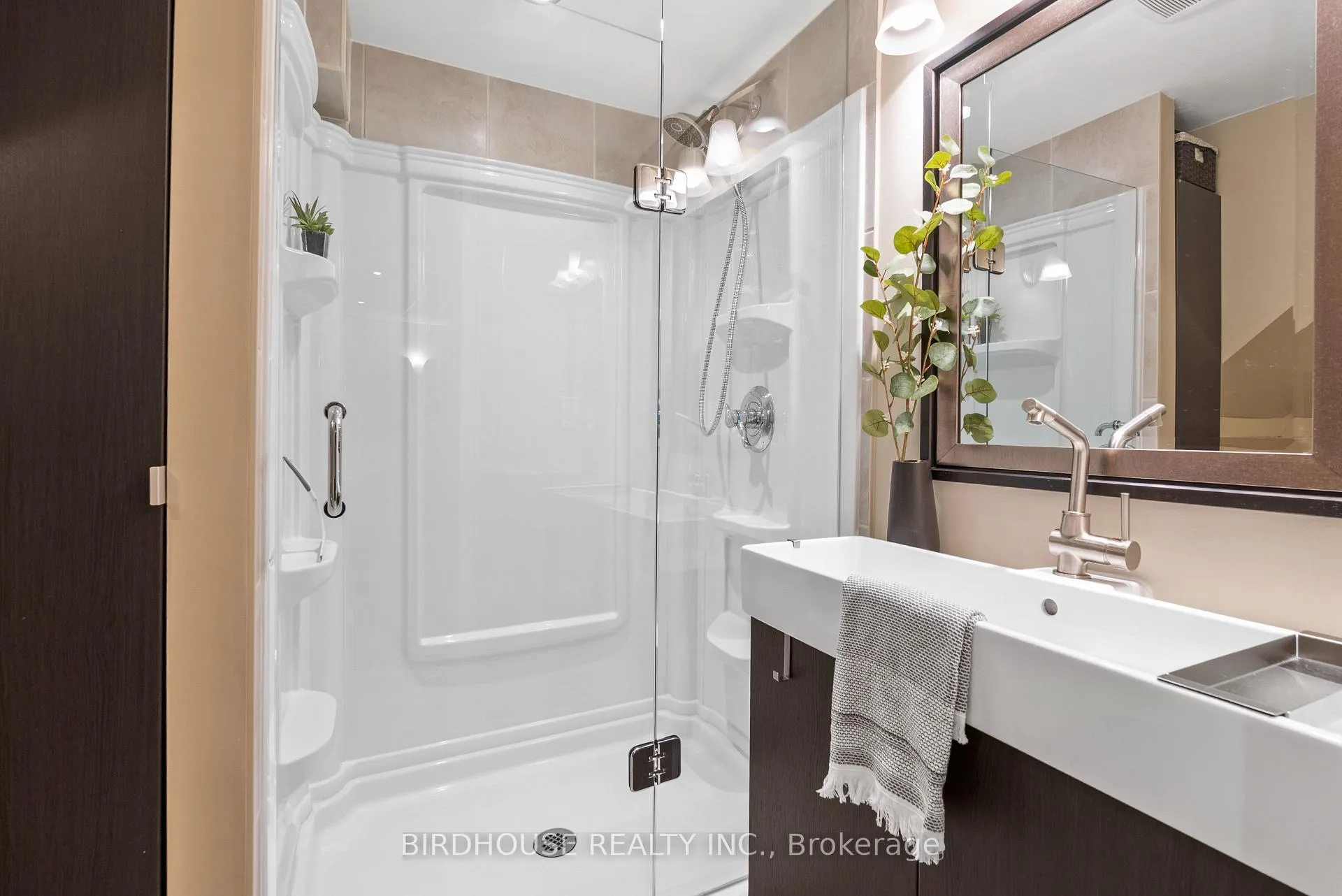 Photo 30 of 60 Cornwall Drive, Ajax, Central — HOMEH