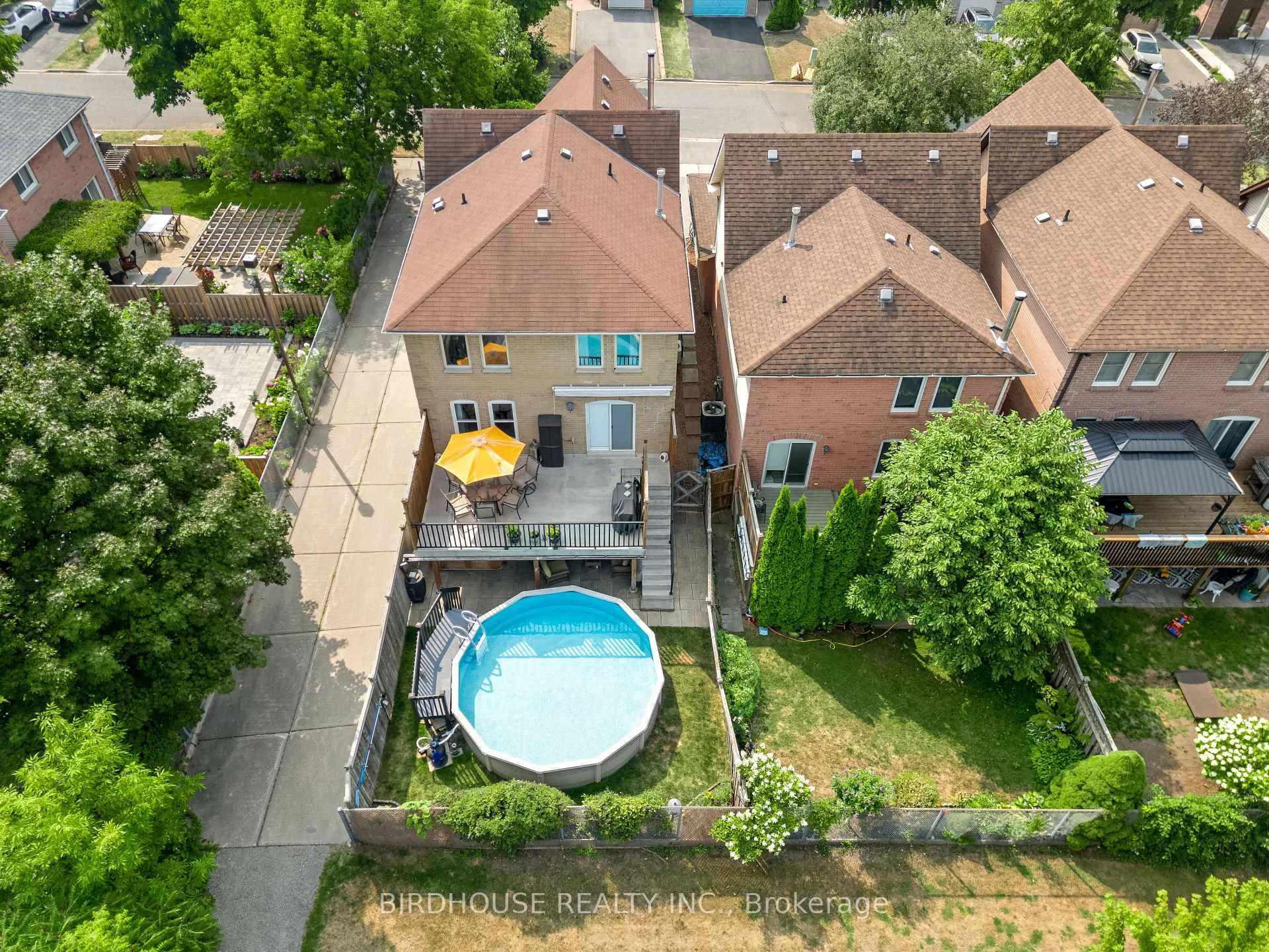 Photo 37 of 60 Cornwall Drive, Ajax, Central — HOMEH