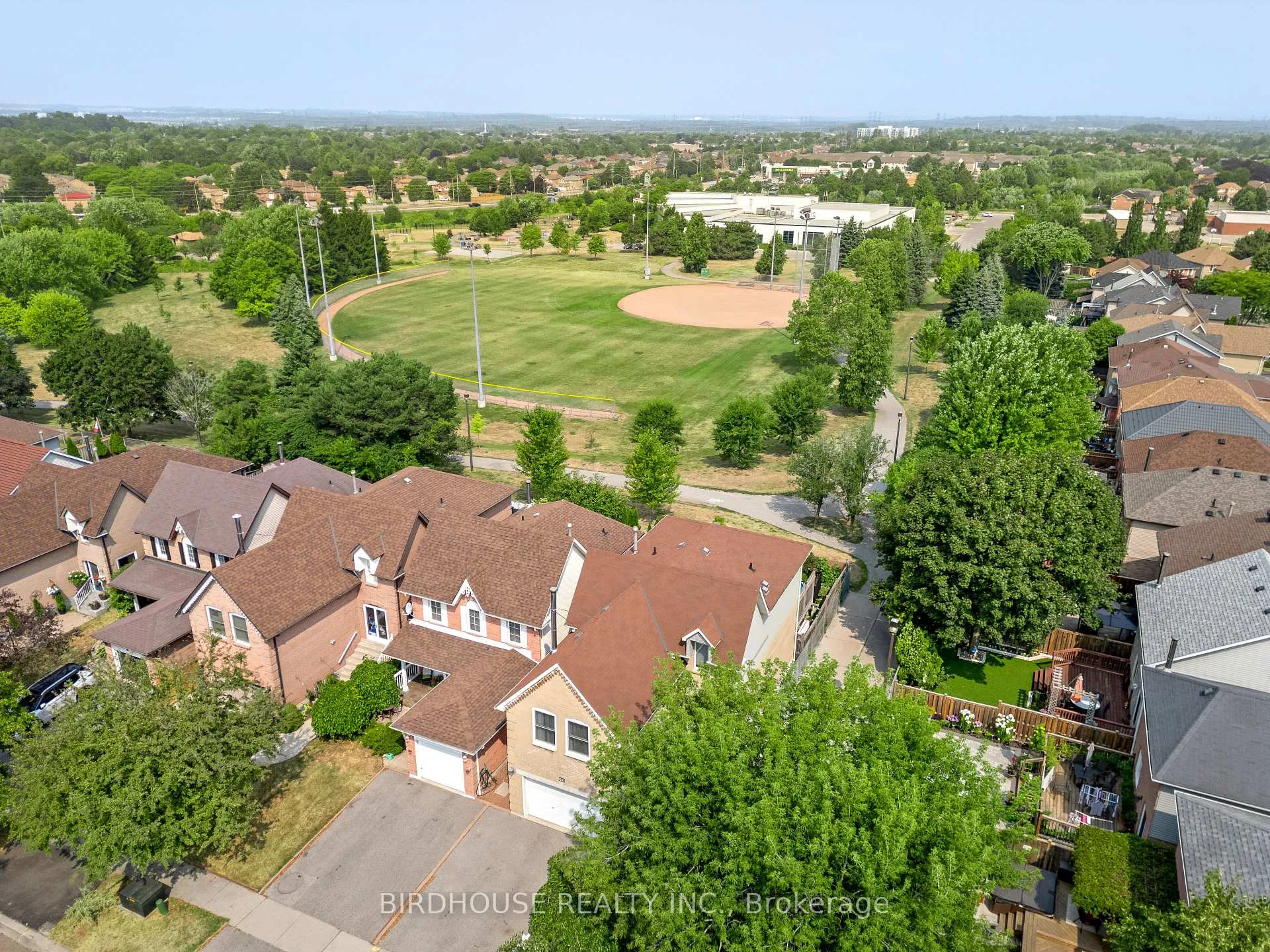 Photo 40 of 60 Cornwall Drive, Ajax, Central — HOMEH