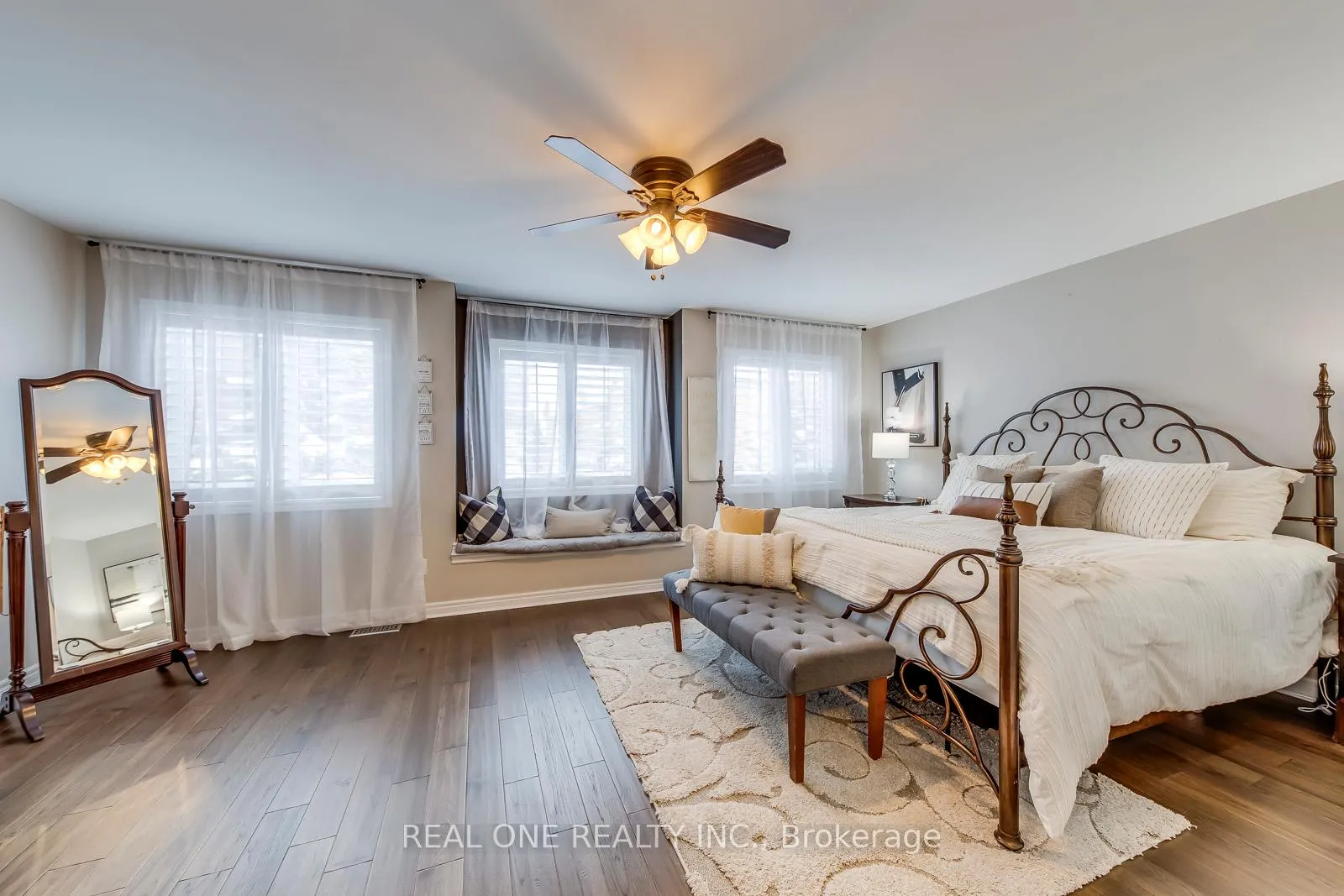 Photo 25 of 1247 Agram Drive, Oakville, Joshua Creek — HOMEH