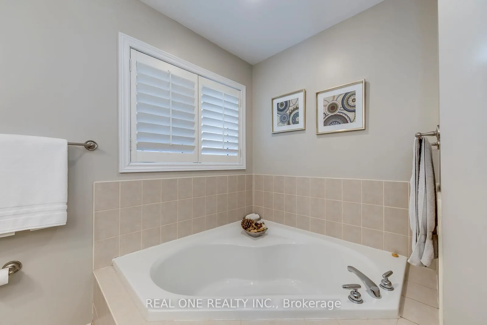 Photo 29 of 1247 Agram Drive, Oakville, Joshua Creek — HOMEH