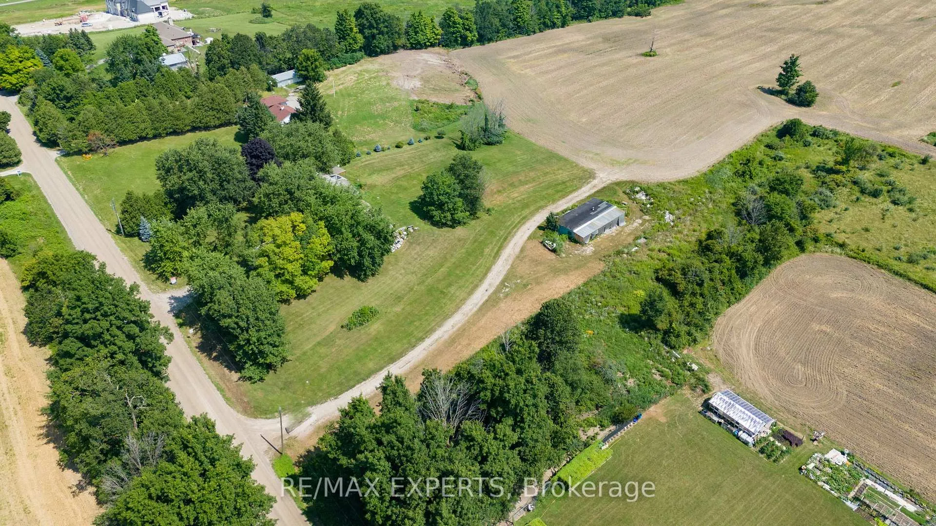Photo 2 of 1113 17 Side Road, New Tecumseth, Rural New Tecumseth — HOMEH