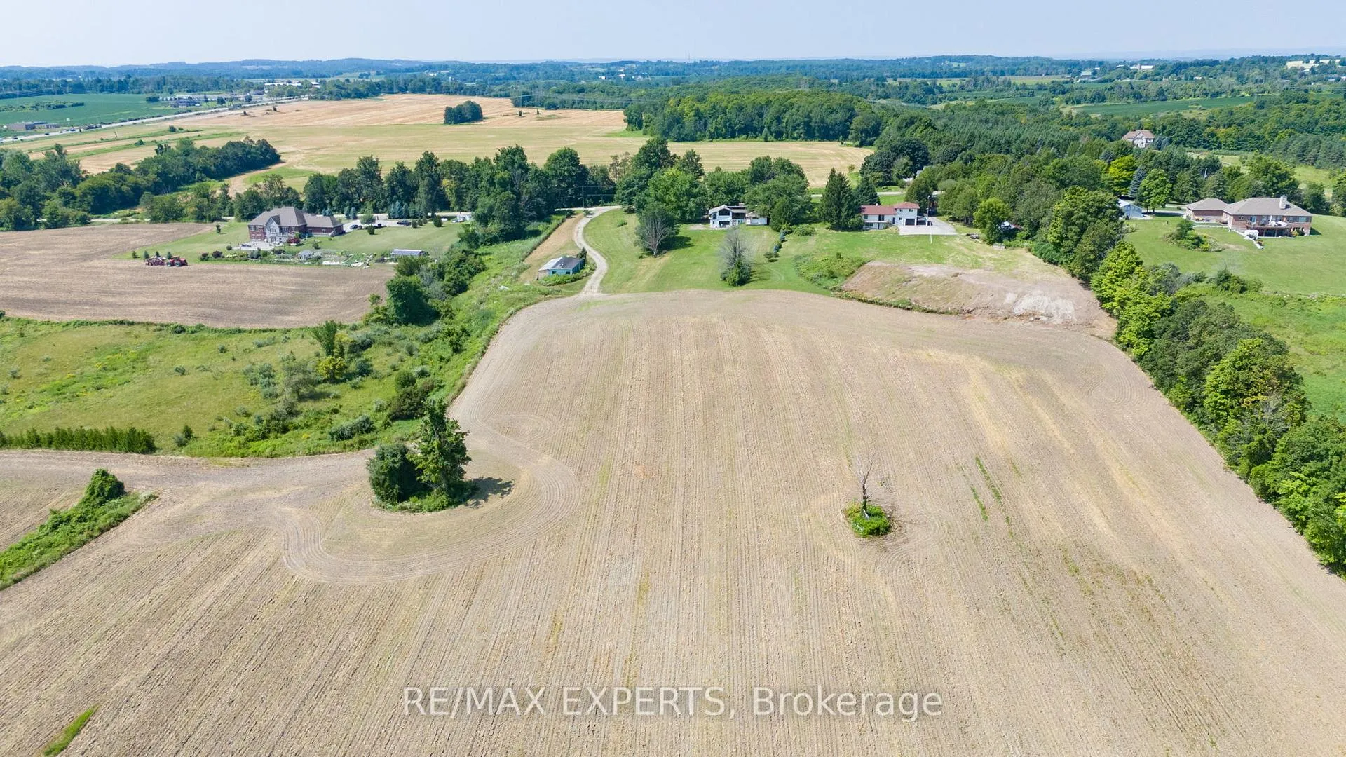 Photo 4 of 1113 17 Side Road, New Tecumseth, Rural New Tecumseth — HOMEH