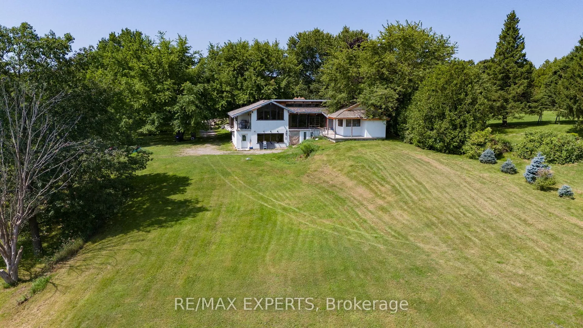 Photo 6 of 1113 17 Side Road, New Tecumseth, Rural New Tecumseth — HOMEH