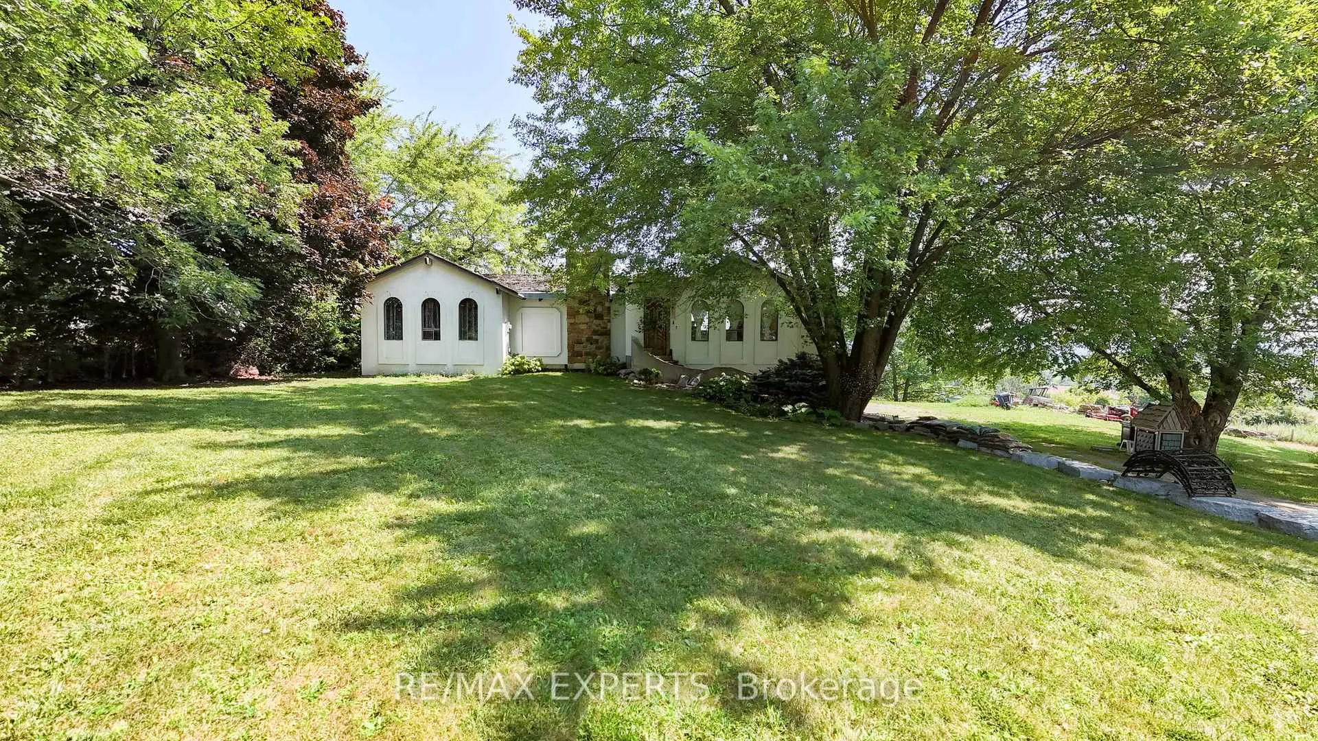 Photo 12 of 1113 17 Side Road, New Tecumseth, Rural New Tecumseth — HOMEH