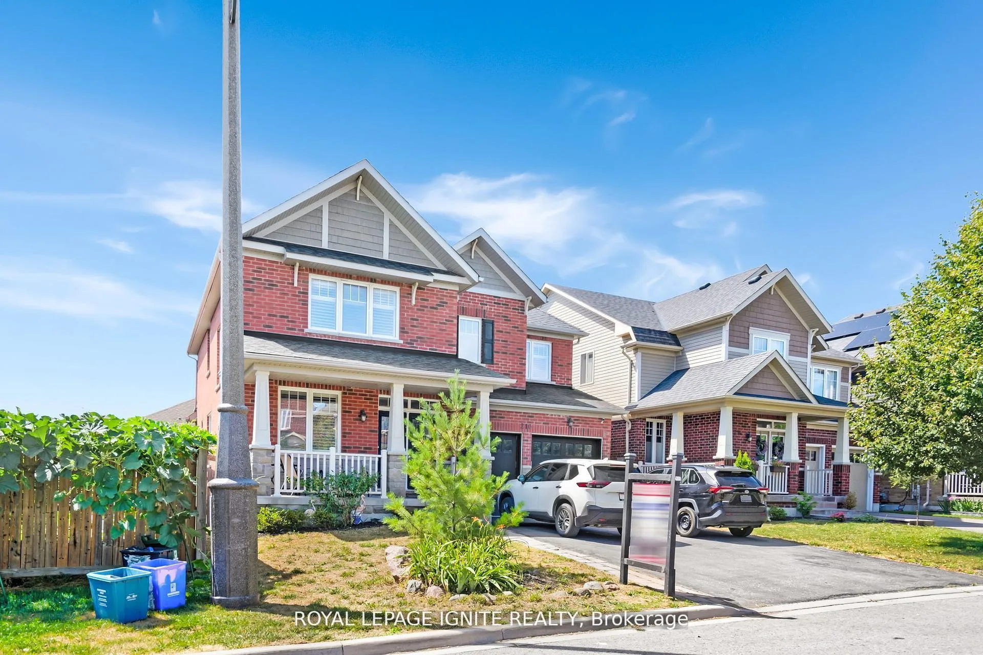 Photo 3 of 210 Blackwell Crescent, Oshawa, Windfields — HOMEH