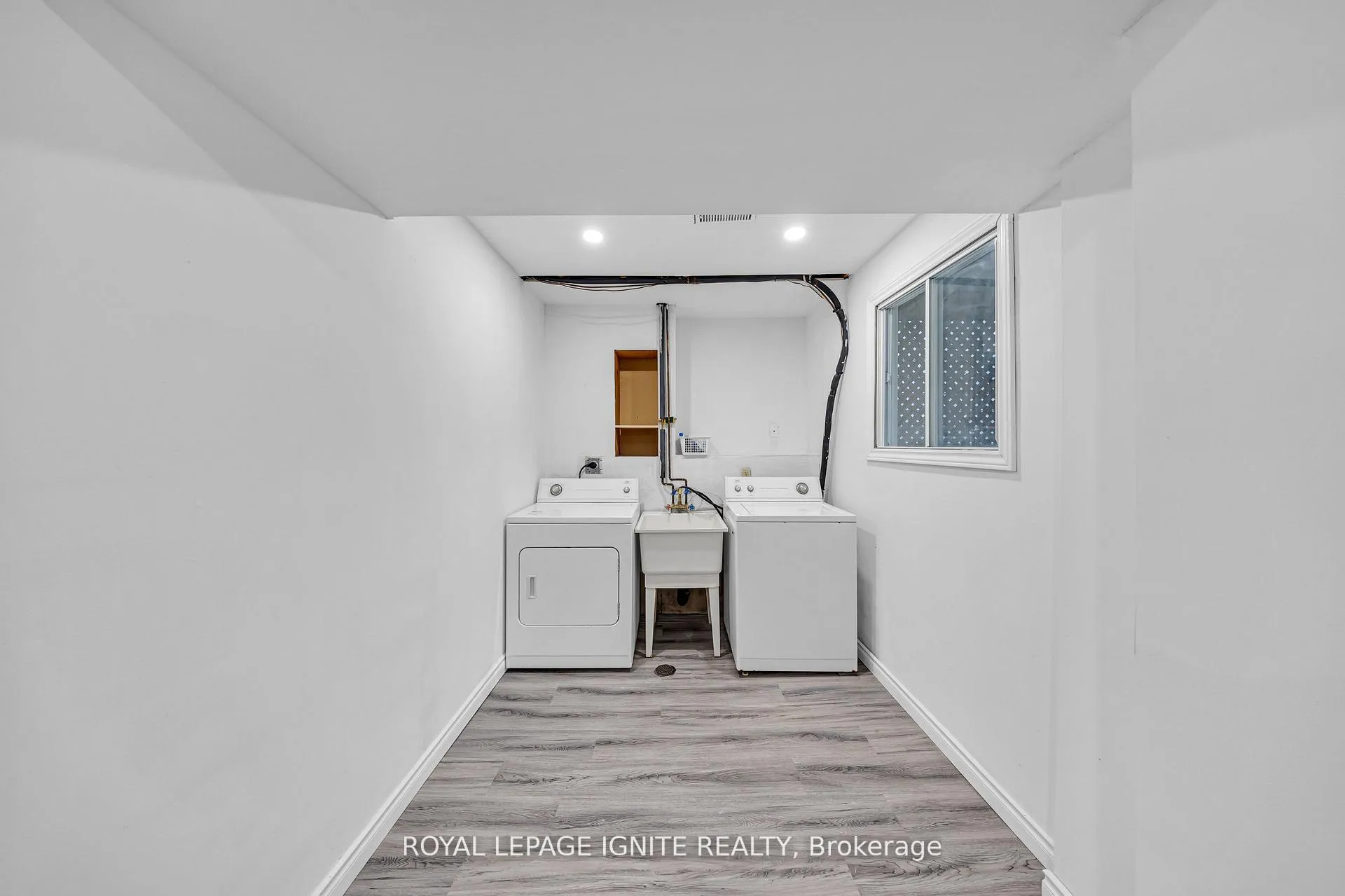 Photo 23 of 431 Cobblehill Drive, Oshawa, Pinecrest — HOMEH
