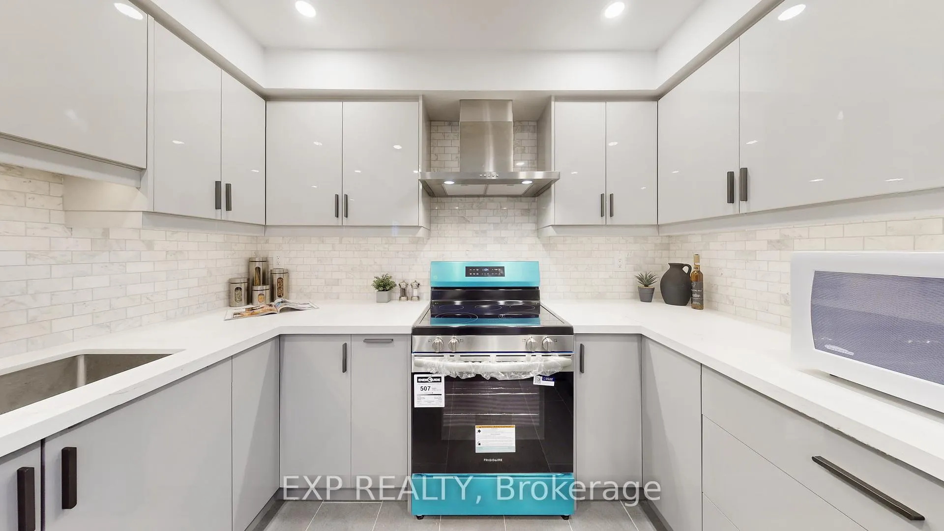 Photo 11 of 465 Bur Oak Avenue, Markham, Berczy — HOMEH