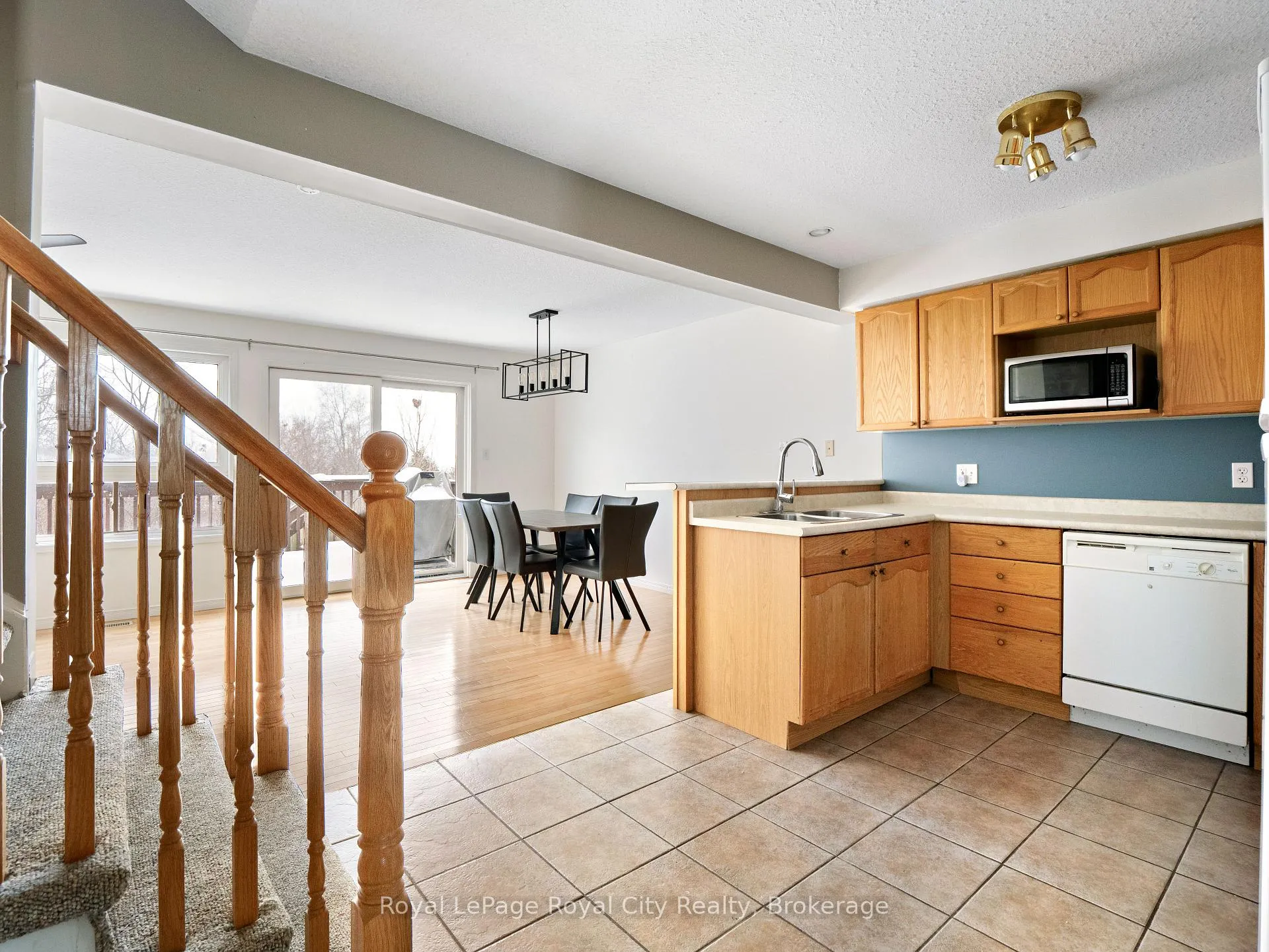 Photo 4 of 47 Schroder Crescent, Guelph, Grange Road — HOMEH