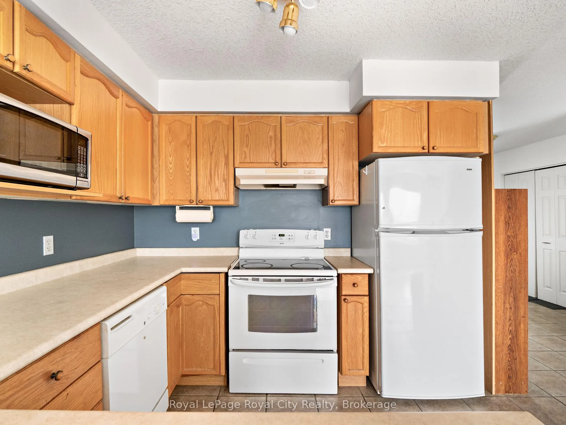 Photo 6 of 47 Schroder Crescent, Guelph, Grange Road — HOMEH