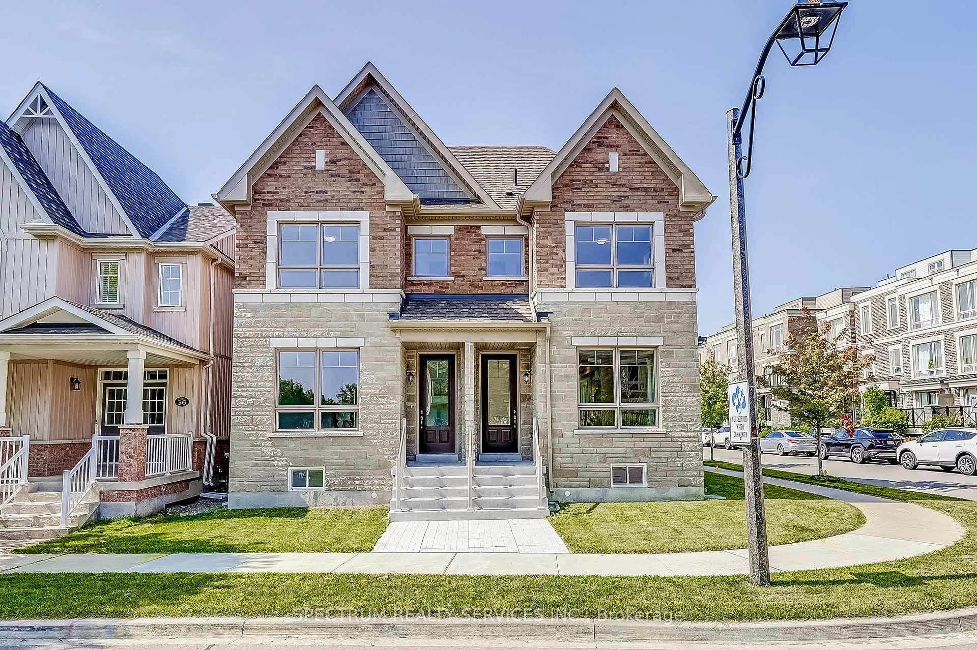 Photo 1 of 38 Lindcrest Manor, Markham, Cornell — HOMEH