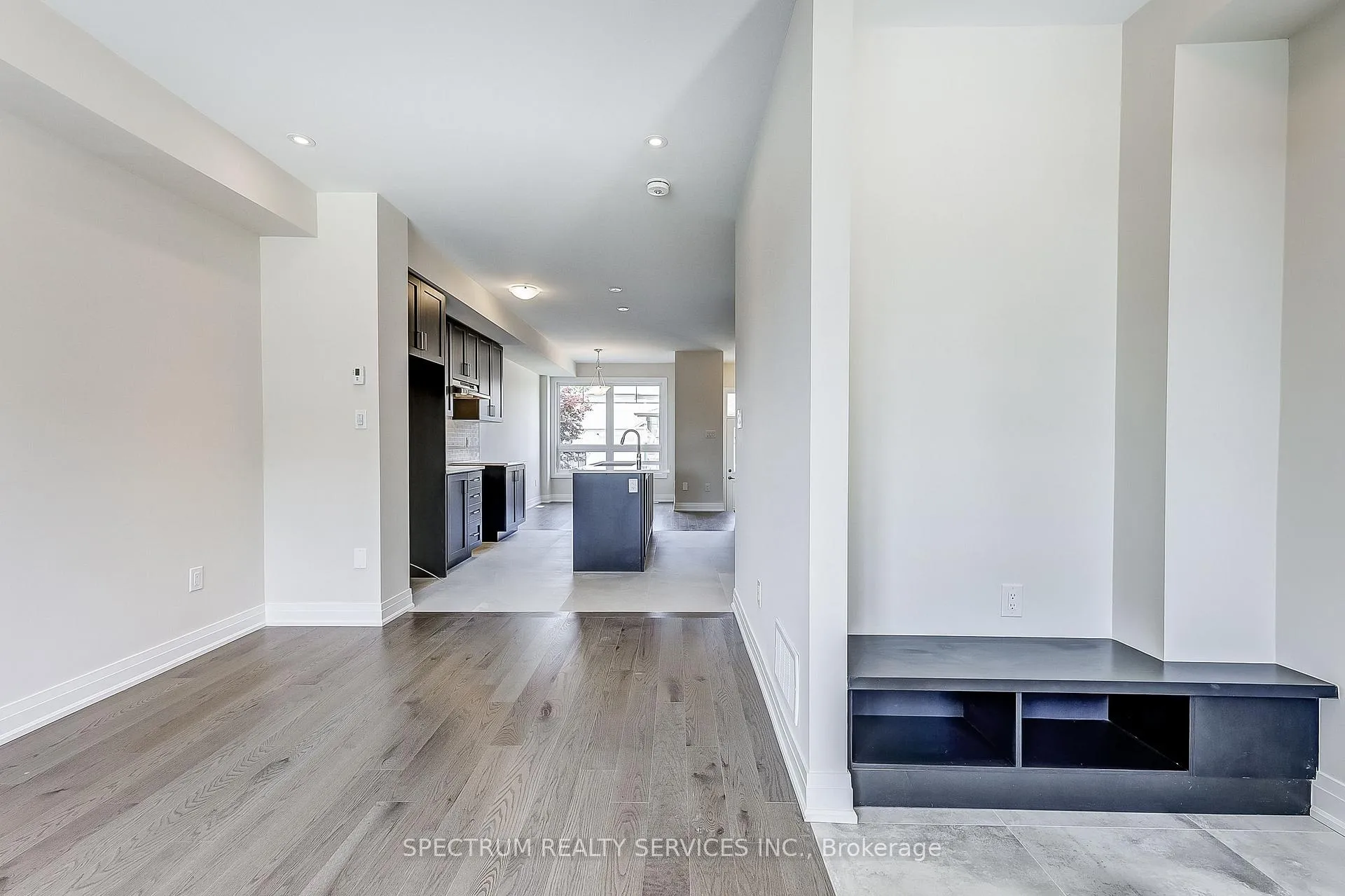 Photo 5 of 38 Lindcrest Manor, Markham, Cornell — HOMEH
