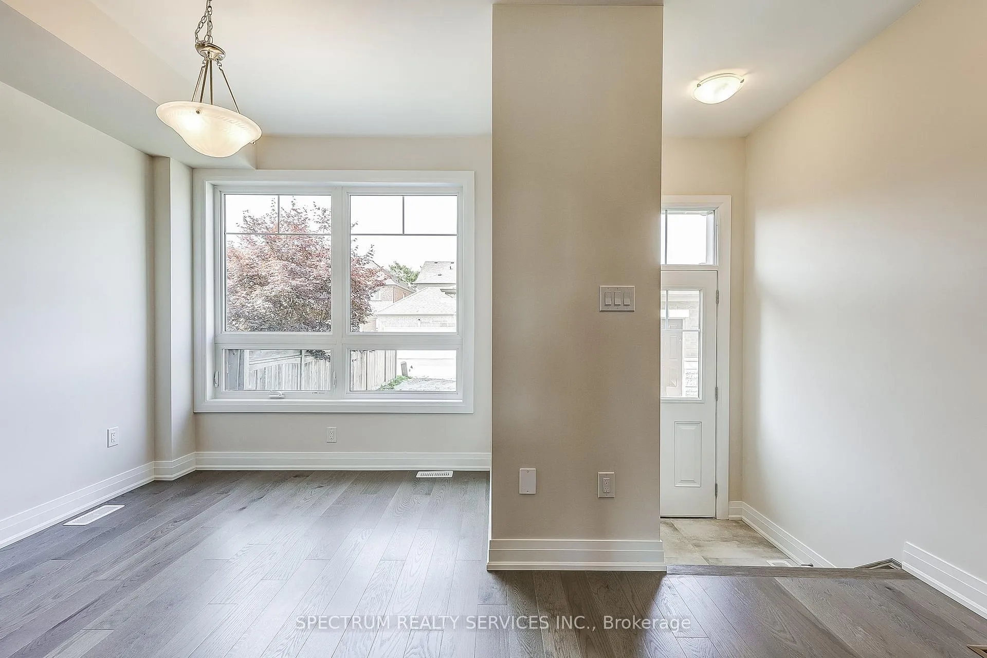Photo 11 of 38 Lindcrest Manor, Markham, Cornell — HOMEH