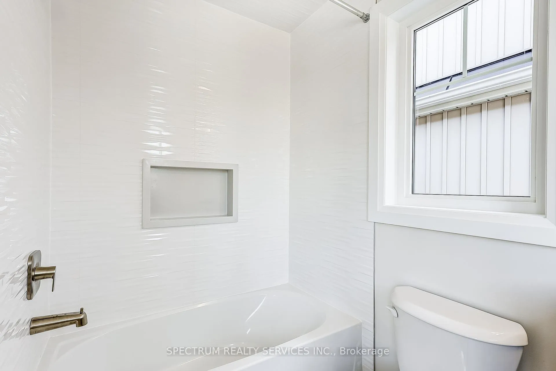 Photo 24 of 38 Lindcrest Manor, Markham, Cornell — HOMEH