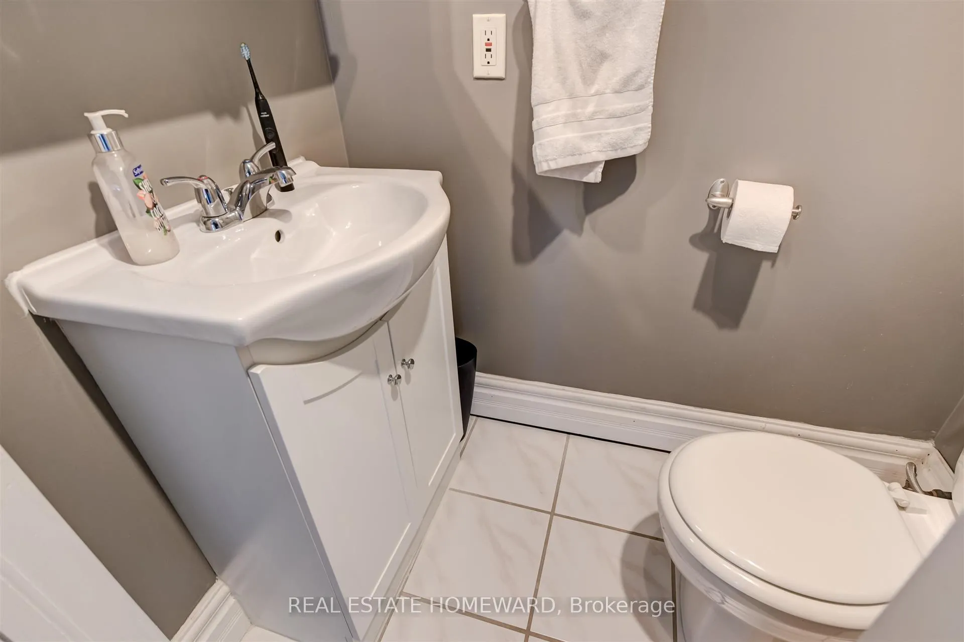 Photo 18 of 167 Wineva Avenue, Toronto, The Beaches — HOMEH